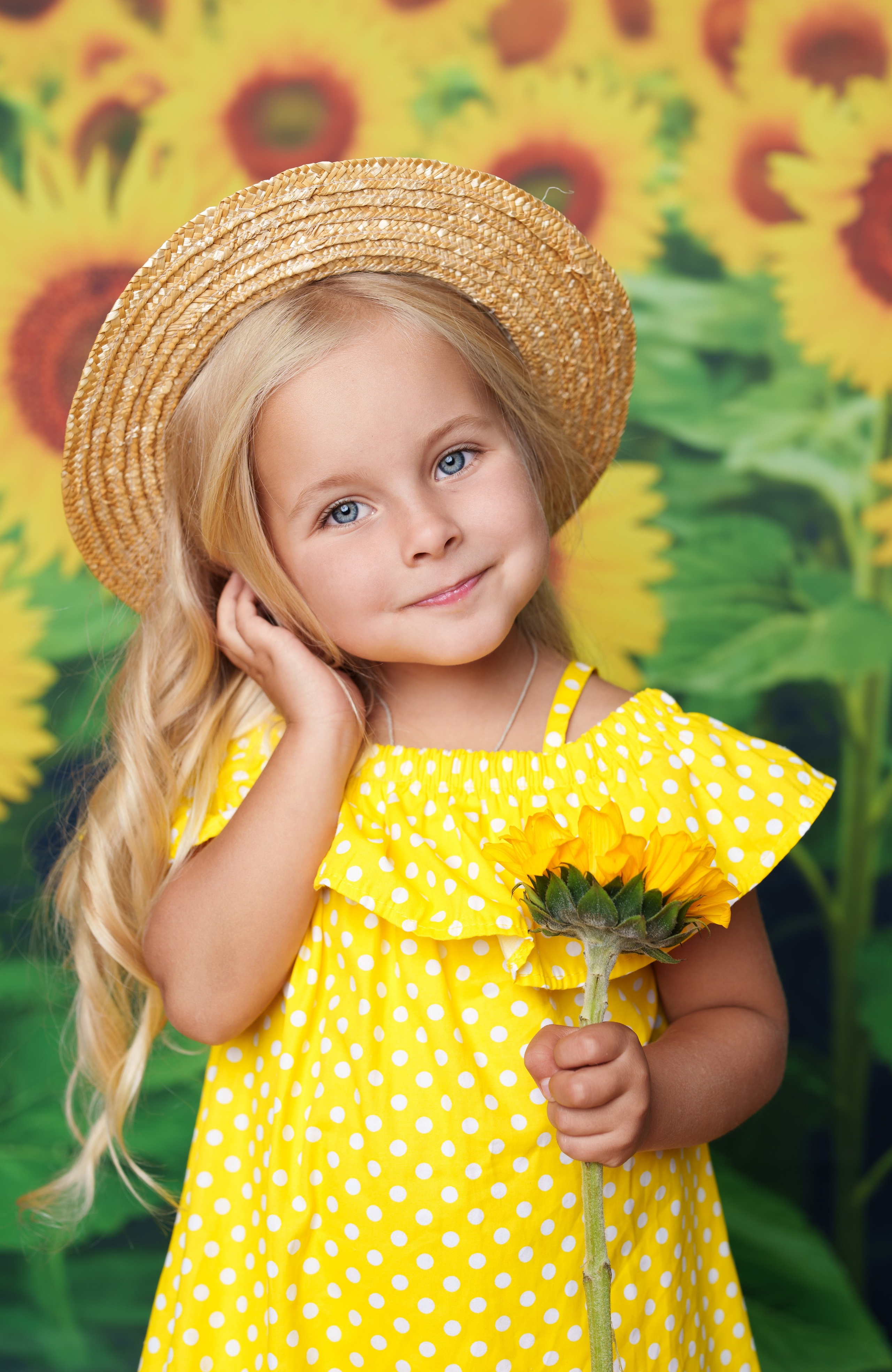 Подсолнухи. Стильные выпускные альбомы, детские фотосессии, сюжетные фотографии