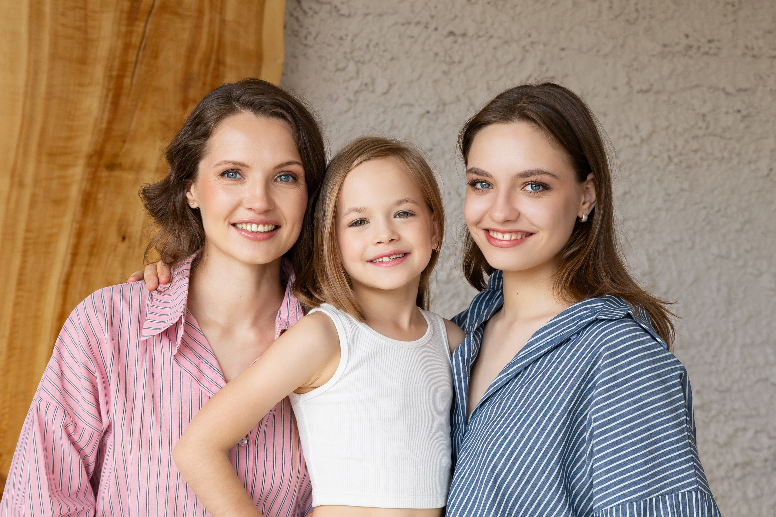 Эмоциональная и элегантная фотосессия мамы с дочками. Трубинова Екатерина | Семейный фотограф | Москва