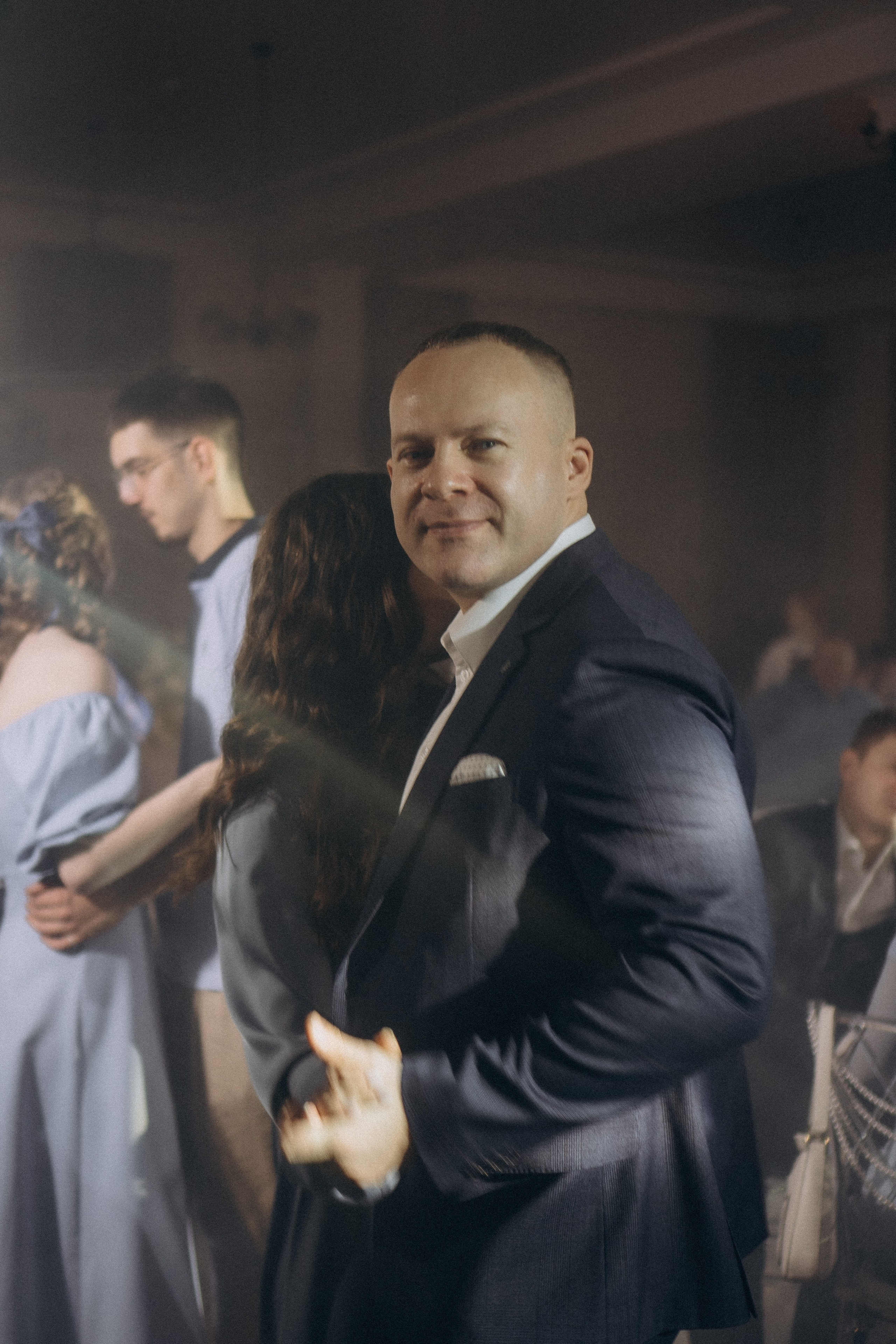 СВАДЕБНАЯ СЬЕМКА СБОРОВ В ОТЕЛЕ И ВЫЕЗД НА ЦЕРЕМОНИЮ (СНЯТО В СИБИРЕ В НИЖНЕВАРТОВСКЕ). Профессиональный фотограф, Санкт-Петербург — Виктория Богомолова