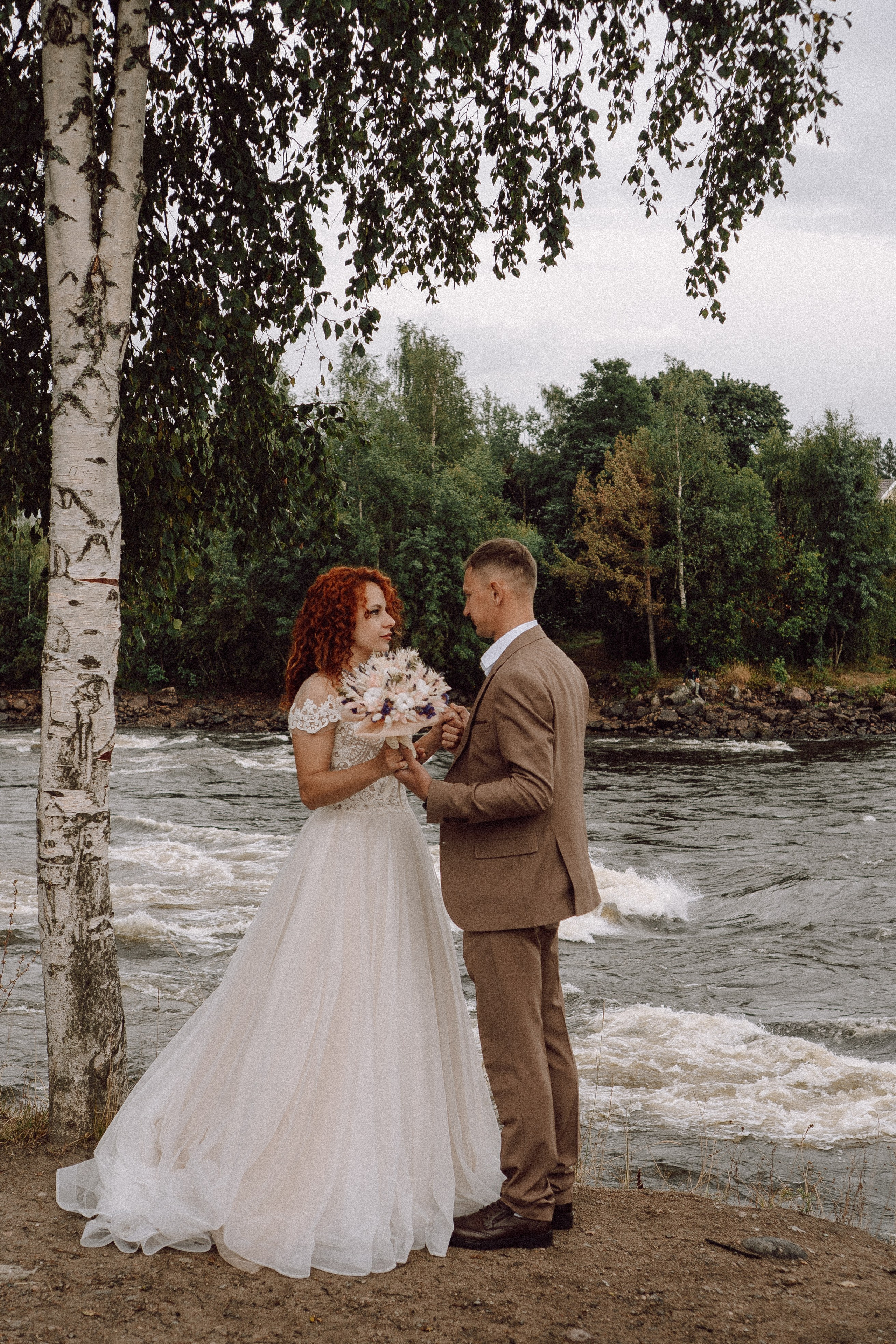 СВАДЕБНАЯ ФОТОСЕССИИЯ ПАРЫ В ГОРОДЕ ПРИОЗЕРСК В СОСНОВОМ ЛЕСУ И С ПИКАПОМ. Профессиональный фотограф, Санкт-Петербург — Виктория Богомолова