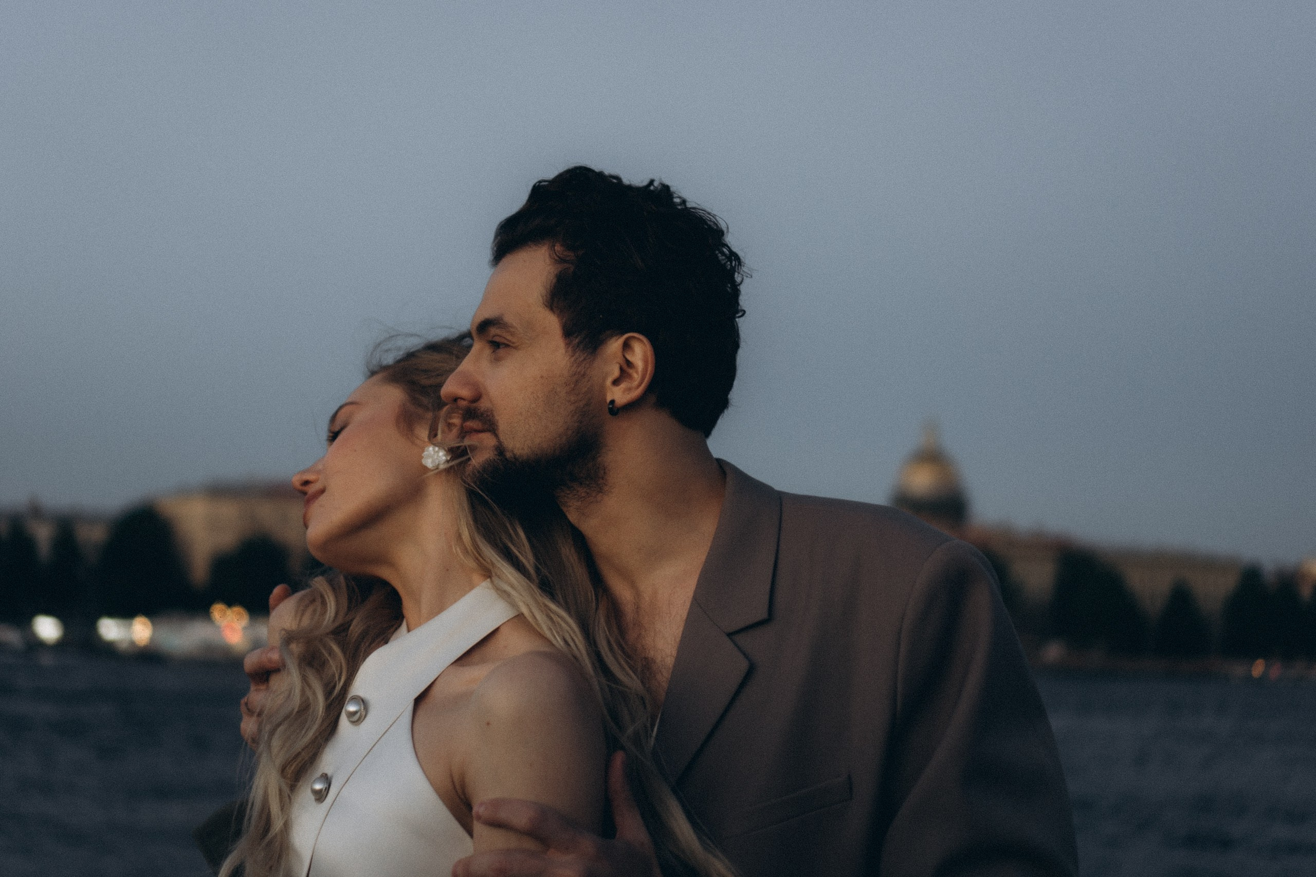 СВАДЕБНАЯ СЬЕМКА ПАРЫ НА РАССВЕТЕ В БЕЛЫЕ НОЧИ И ПРОГУЛКА С РАЗВОДНЫМИ МОСТАМИ И ПИКНИК ВОЗЛЕ ИСАКИЕВСКОГО СОБОРА. Профессиональный фотограф, Санкт-Петербург — Виктория Богомолова