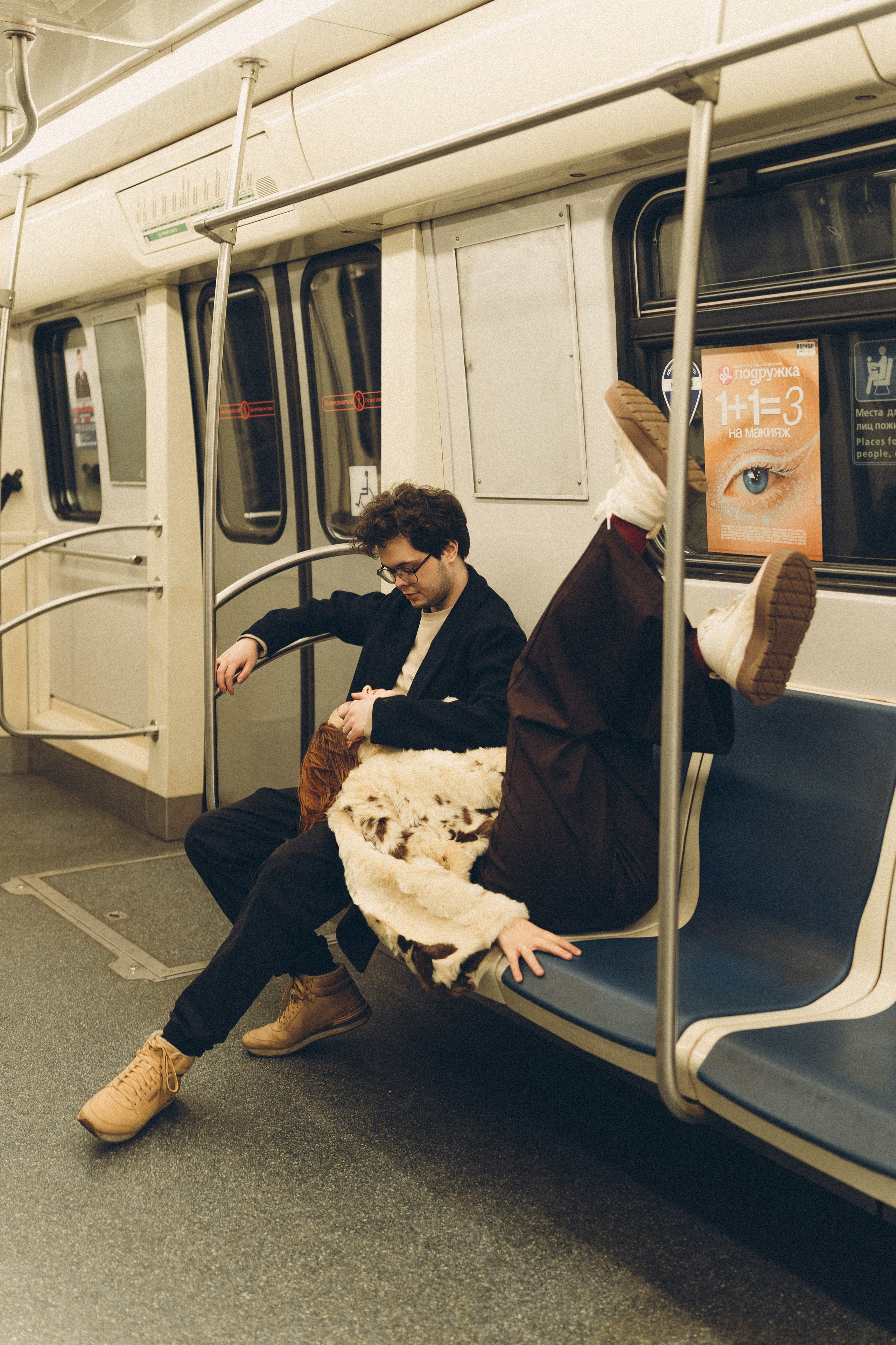 НОВОГОДНЯЯ ФОТОСЕСИИЯ ПАРЫ В МЕТРО ЛЮБОВЬ. Профессиональный фотограф, Санкт-Петербург — Виктория Богомолова