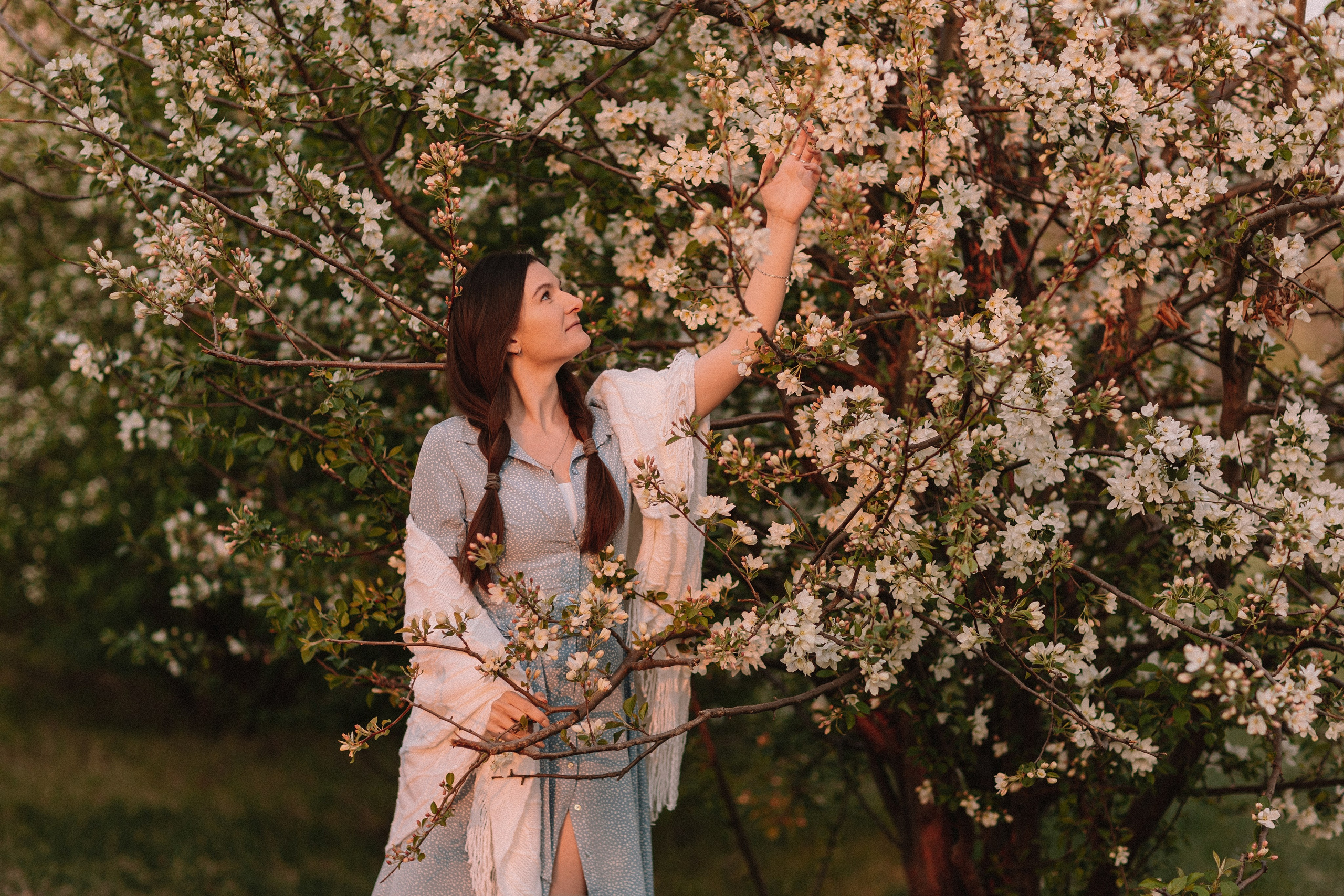 Яблони. Семейный фотограф Тюмень, фотограф на роды Салмина Мария