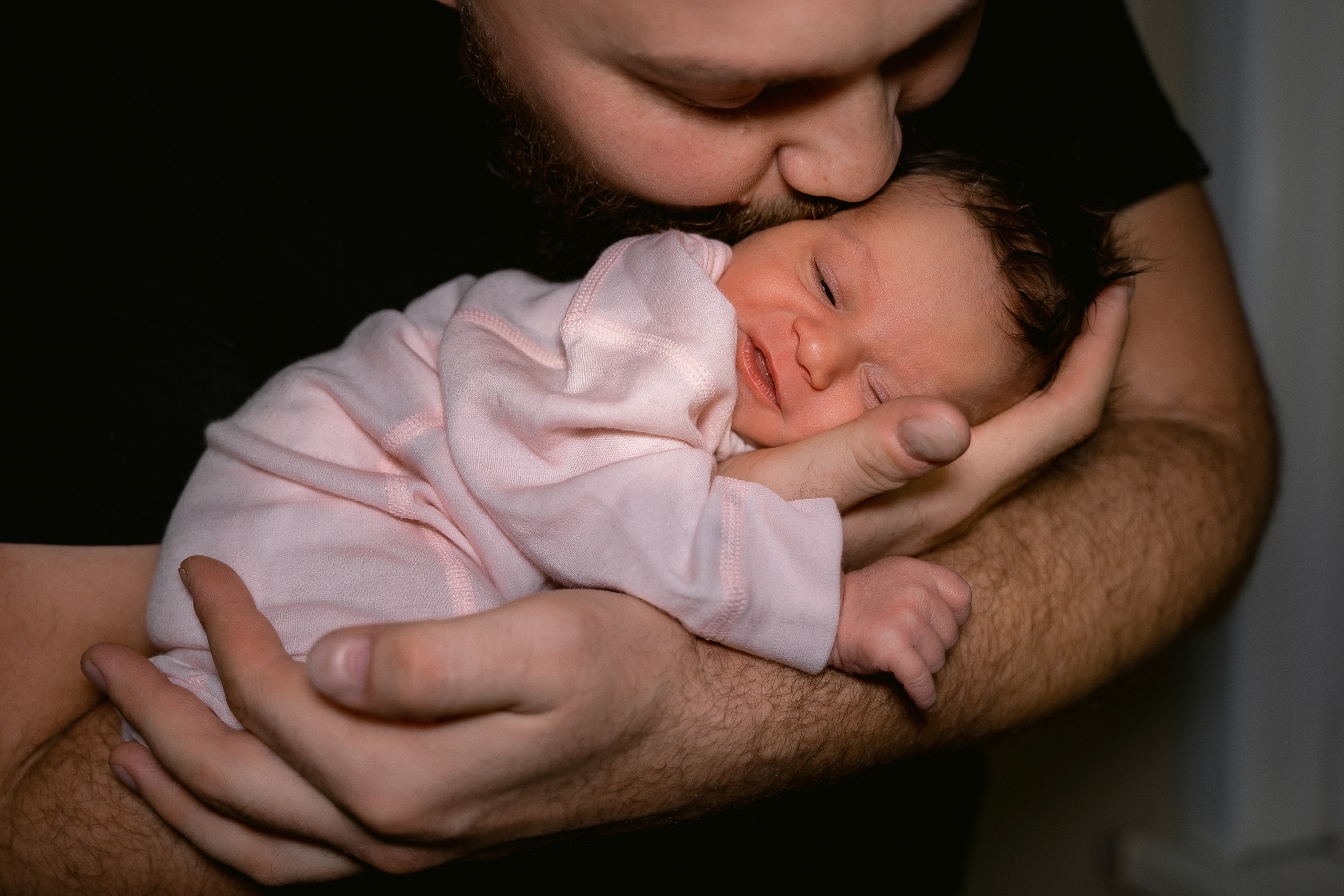 Счастье дома. Выписка из роддом при ГКБ № 29. Фотографы на роды в Москве. Фото и видео родов. Фотопроект «Продолжение рода»