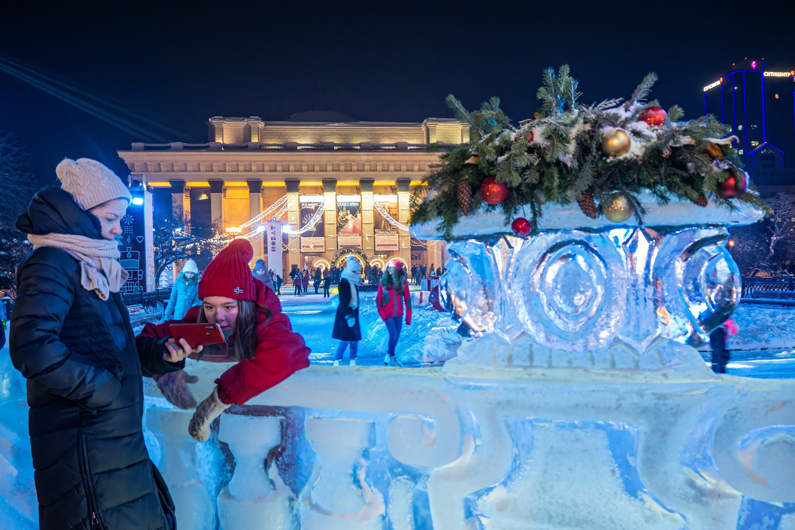36 видов Театра оперы и балета. Фотограф Алексей Школдин. Новосибирск