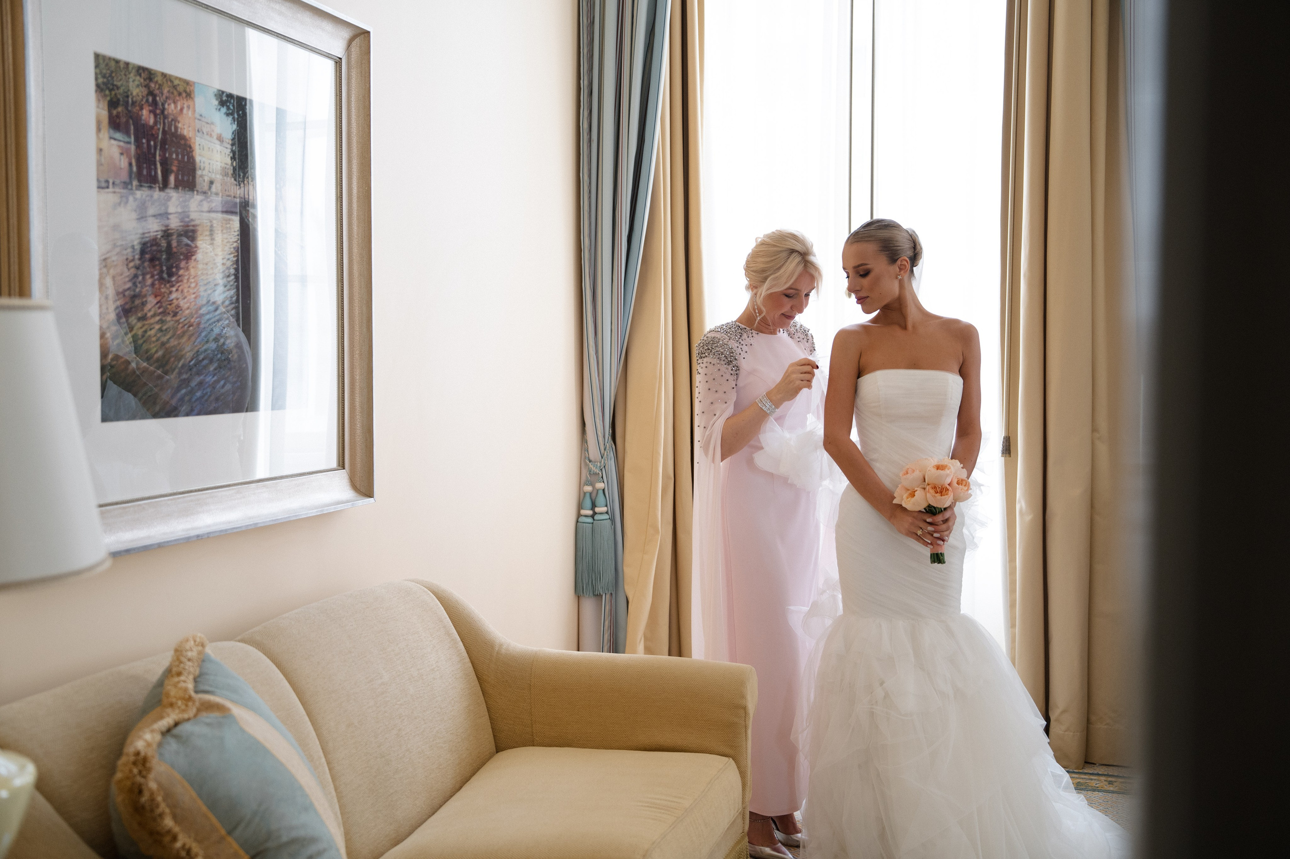 Анна Сергей. Камерная свадьба в Фосизонс в стиле неоклассика. Свадебный фотограф организатор в Санкт-Петербурге Ассоль Опарина