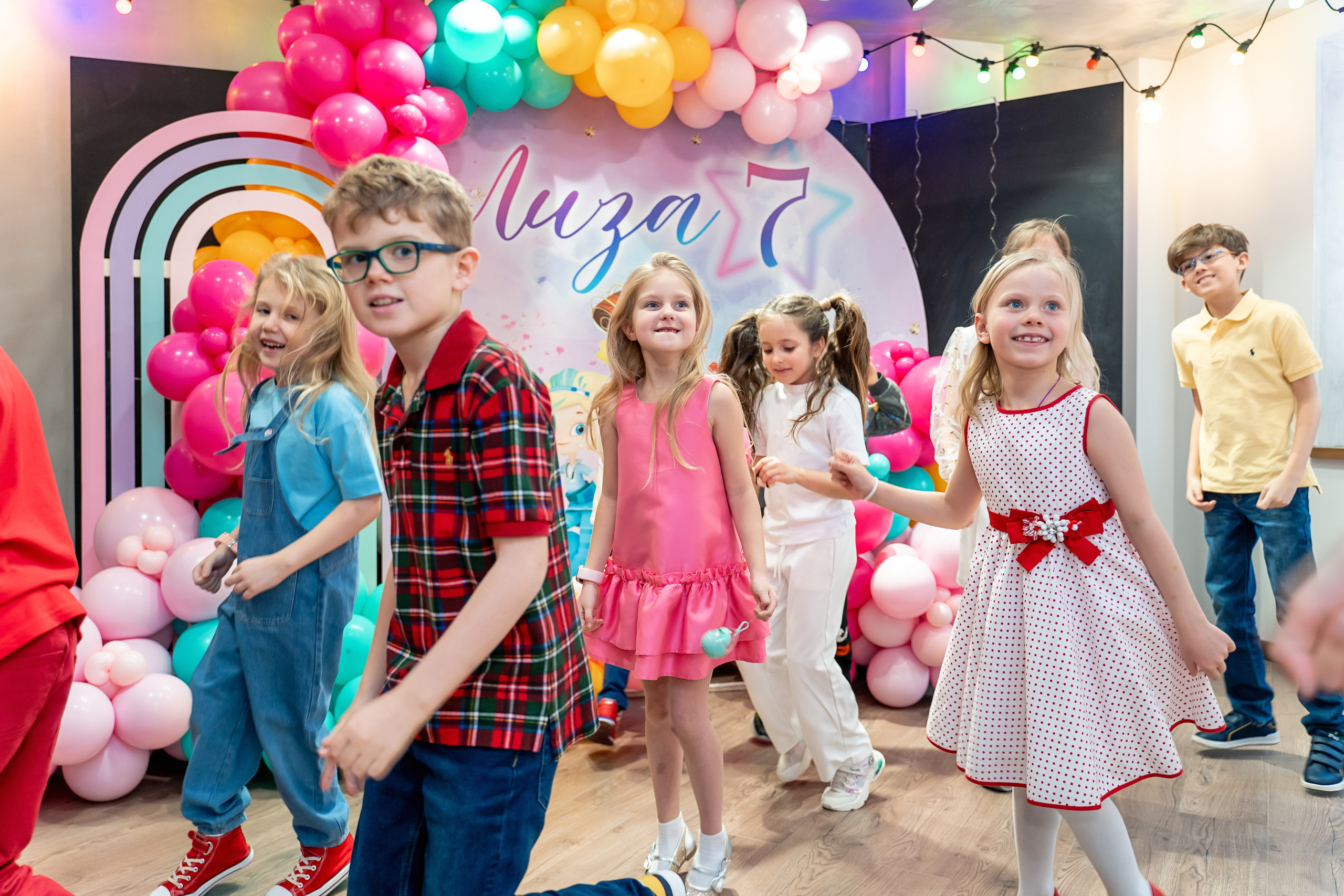 Фотограф на детский день рождения Москва. Фотограф \ Видеограф на Крещение, Венчание Москва| Семейные съемки