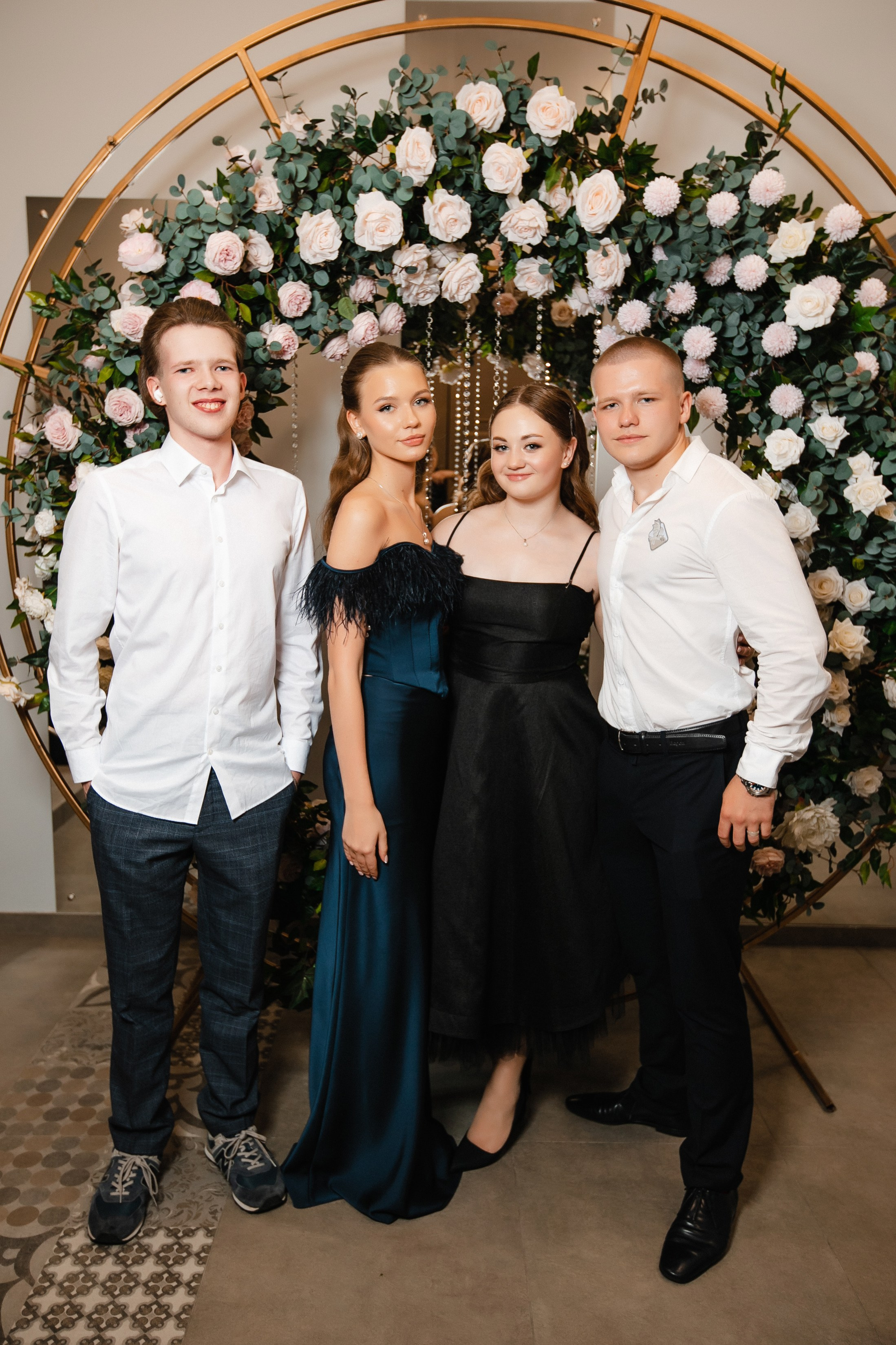 Выпускной Гимназия 1. Роман Урумбаев фотограф Нижневартовск