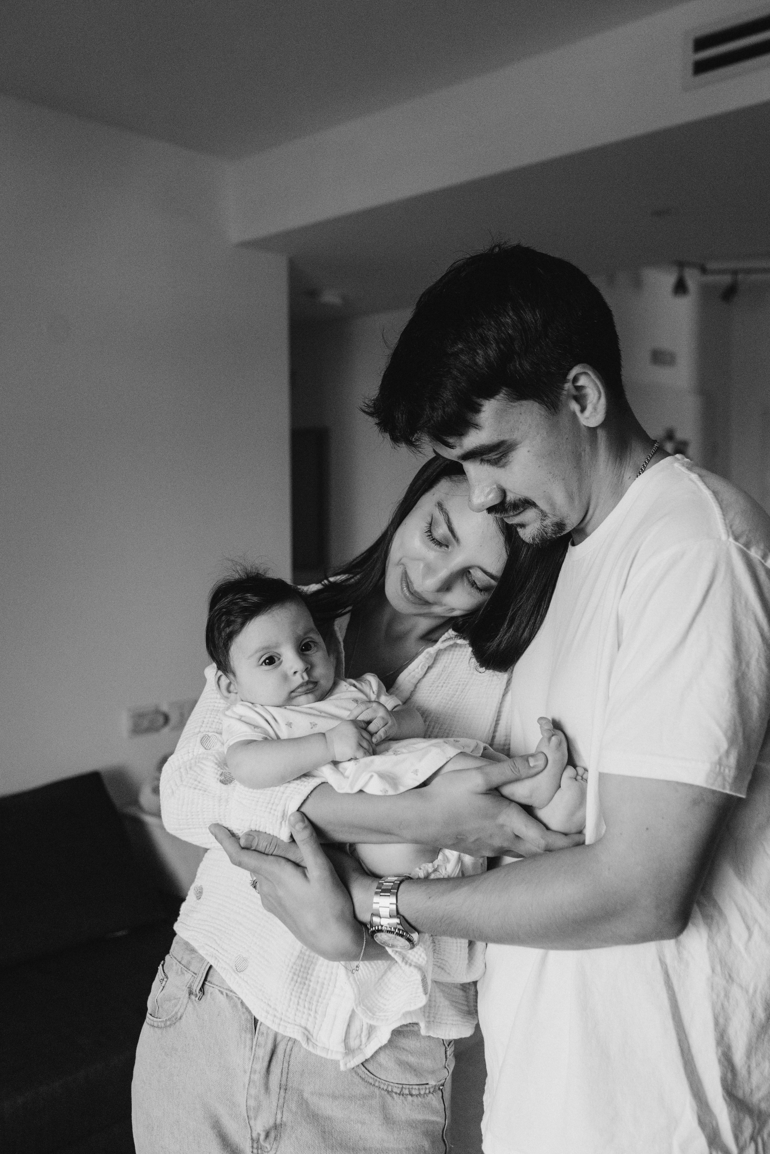 Newborn Lifestyle: Евгения, Артем и София. Family photographer in Israel | Alesya Superfin