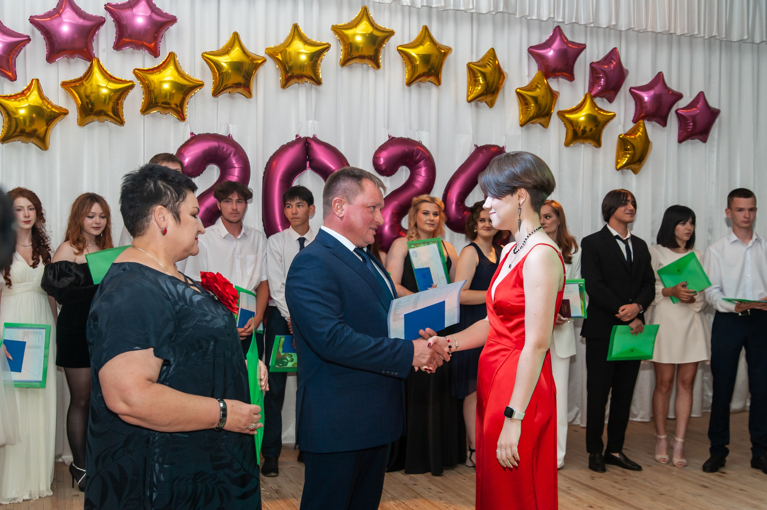 Выпускной МАОУ СОШ № 17 им. Эдуарда Есаяна. Свадебный и семейный фотограф Денис Лукьянов в Краснодаре, Краснодарском крае и Республике Крым