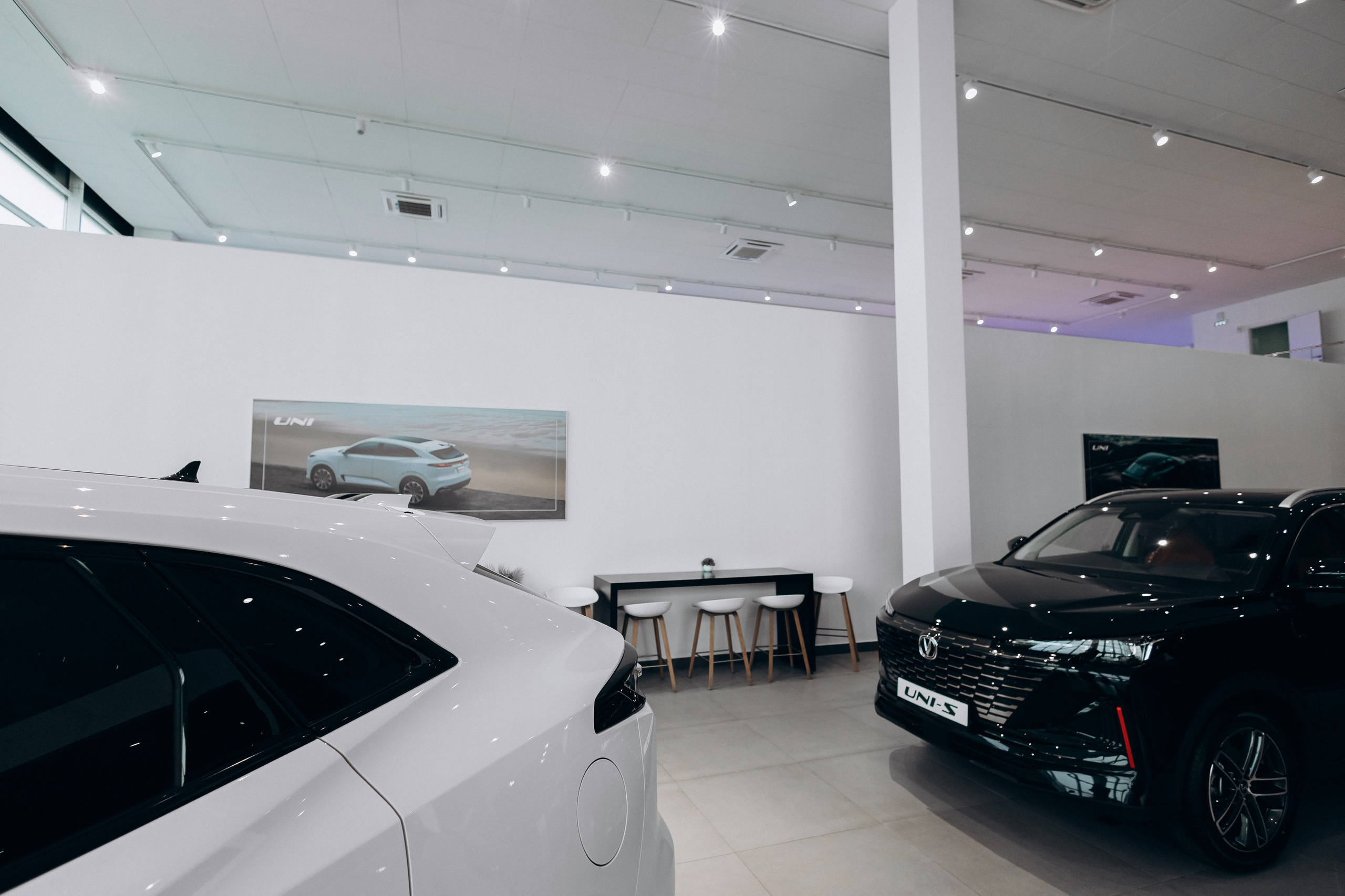 Автосалон OMODA \ Jaecoo \ Changan. Фотограф в Краснодаре Лагунов Владимир