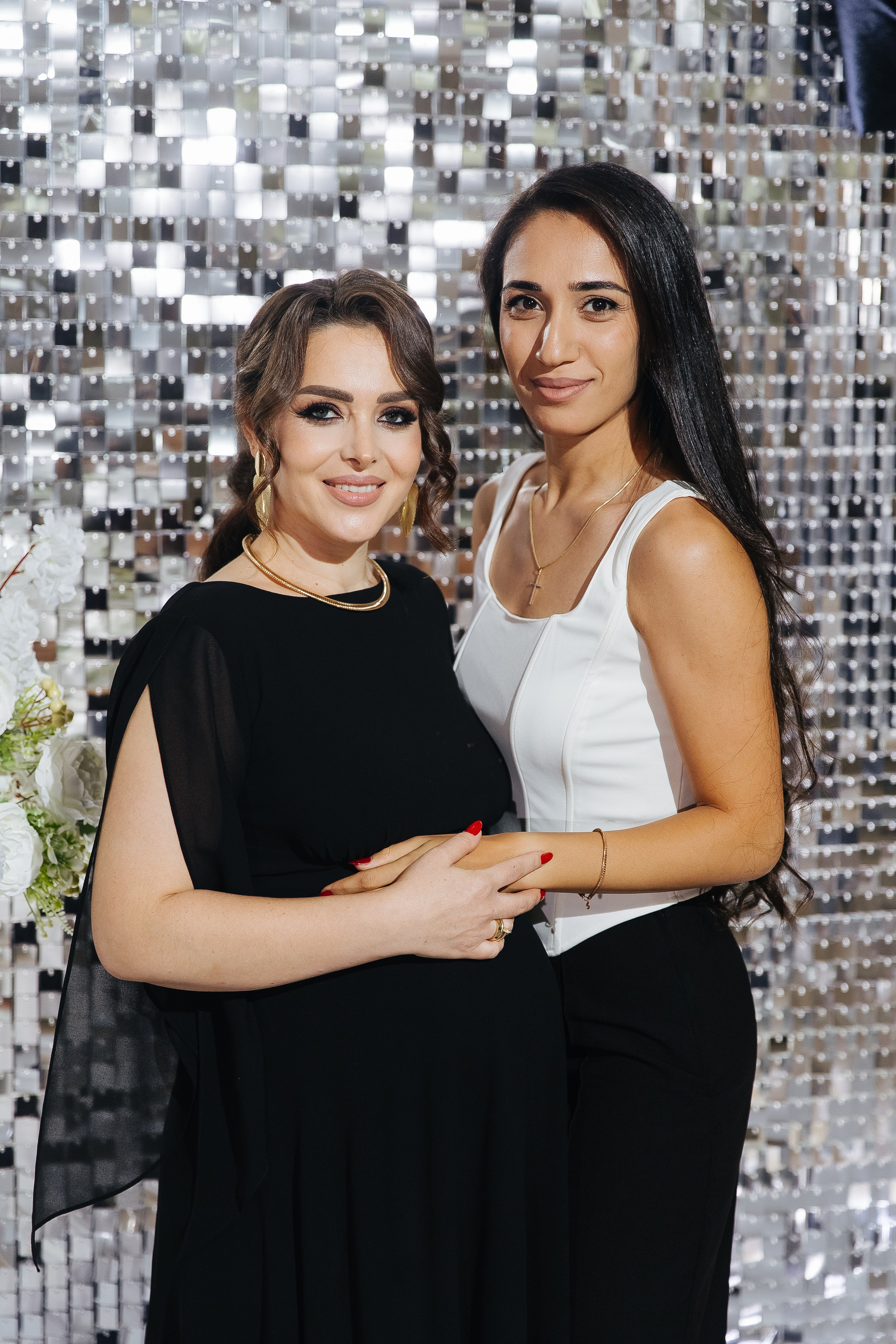 Ани и Назели. 35&5 День рождения, «Янтарь». Фотограф в Красноярске Надежда Воскресенская