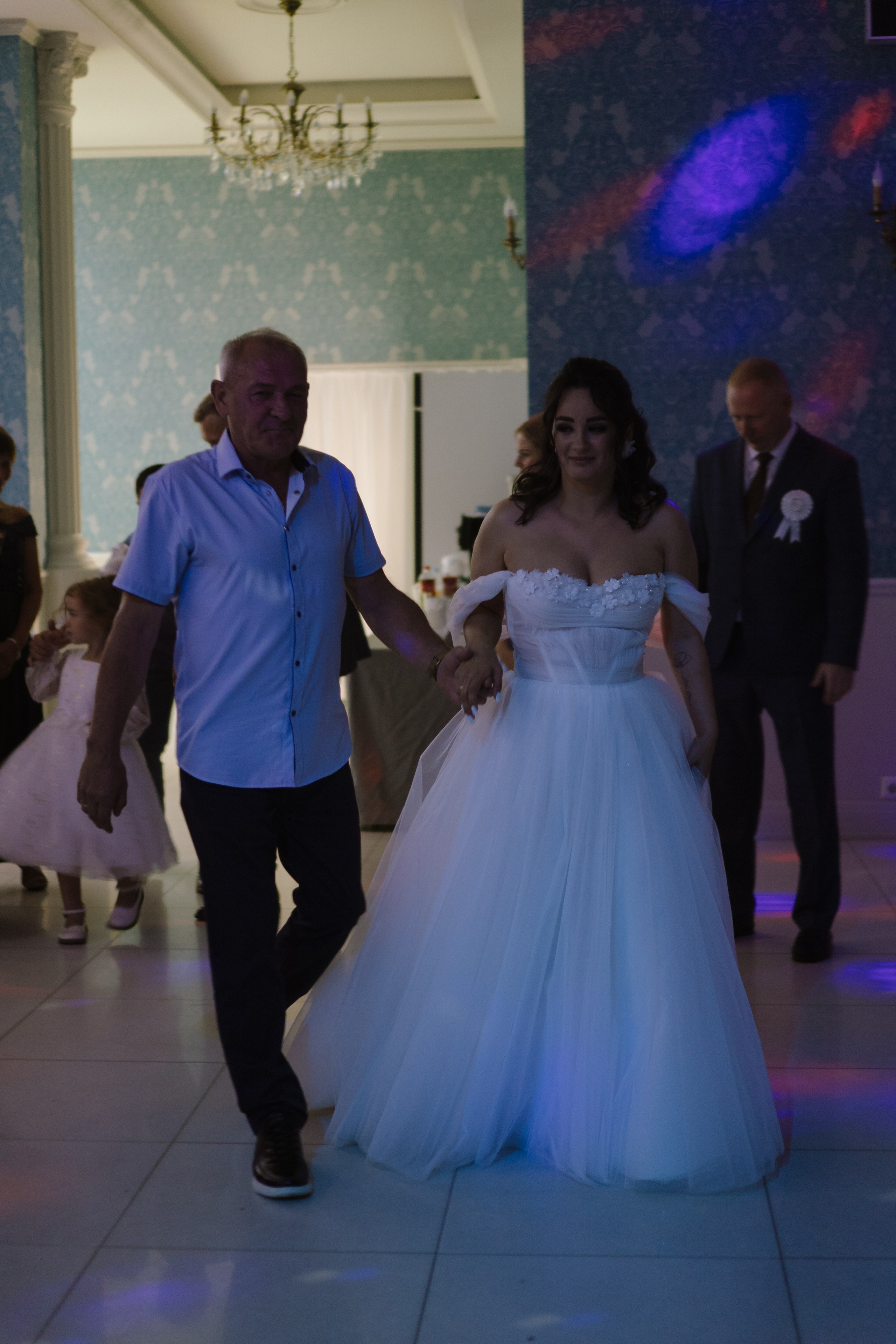 ТАНЕЦ ОТЦА И ДОЧЕРИ НА БАНКЕТЕ (СВАДЕБНАЯ ФОТОСЕСИИЯ БАНКЕТА). Профессиональный фотограф, Санкт-Петербург — Виктория Богомолова