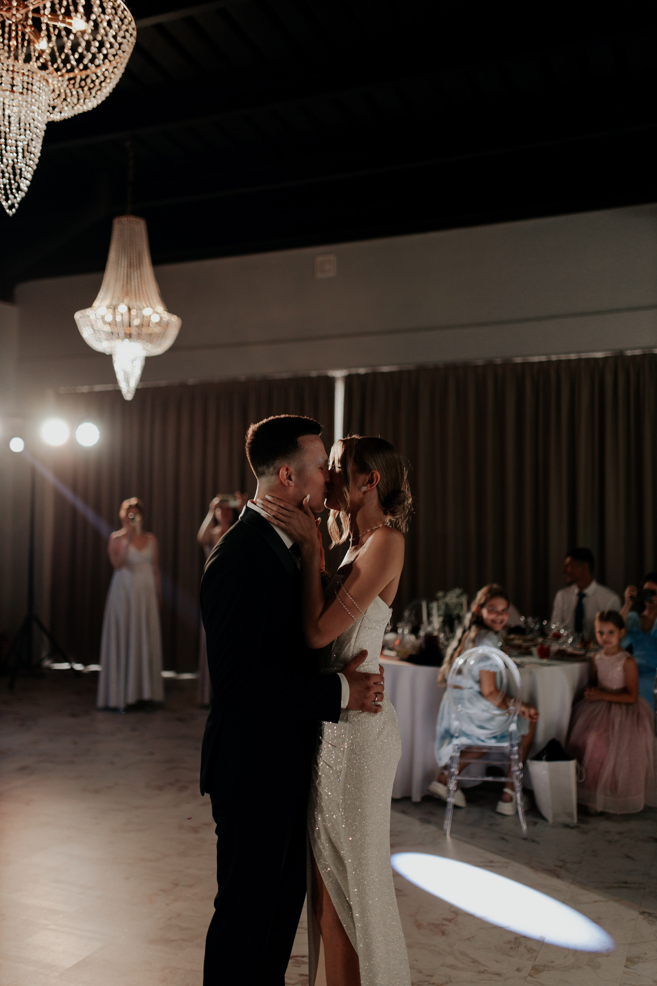 Свадебный банкет в Санкт-Петербурге — Трогательная фотосессия с родными и лавстори. Фотограф в Санкт-Петербурге Лиза Семченкова