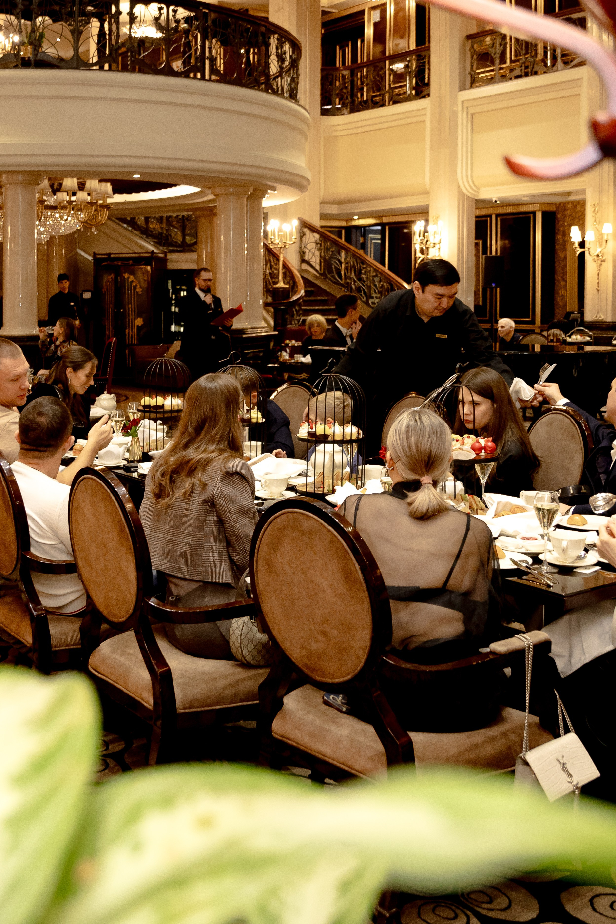 Чайная церемония в отеле «ST REGIS MOSCOW». Свадебный/Портретный фотограф снимаю в Москве