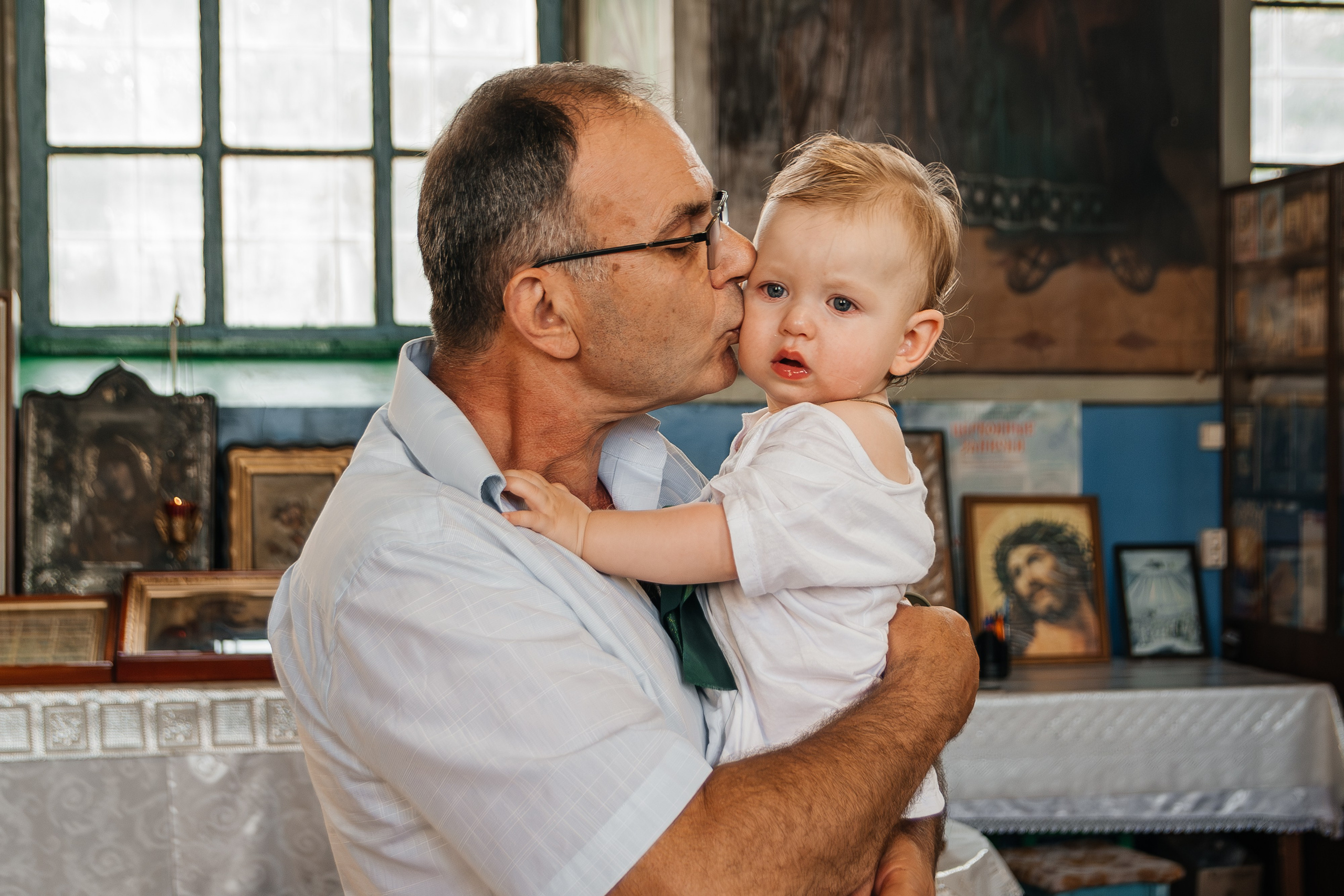 Фотосессия крещения Лукьяна в Обуховке. Семейный и детский фотограф Кущ Наташа
