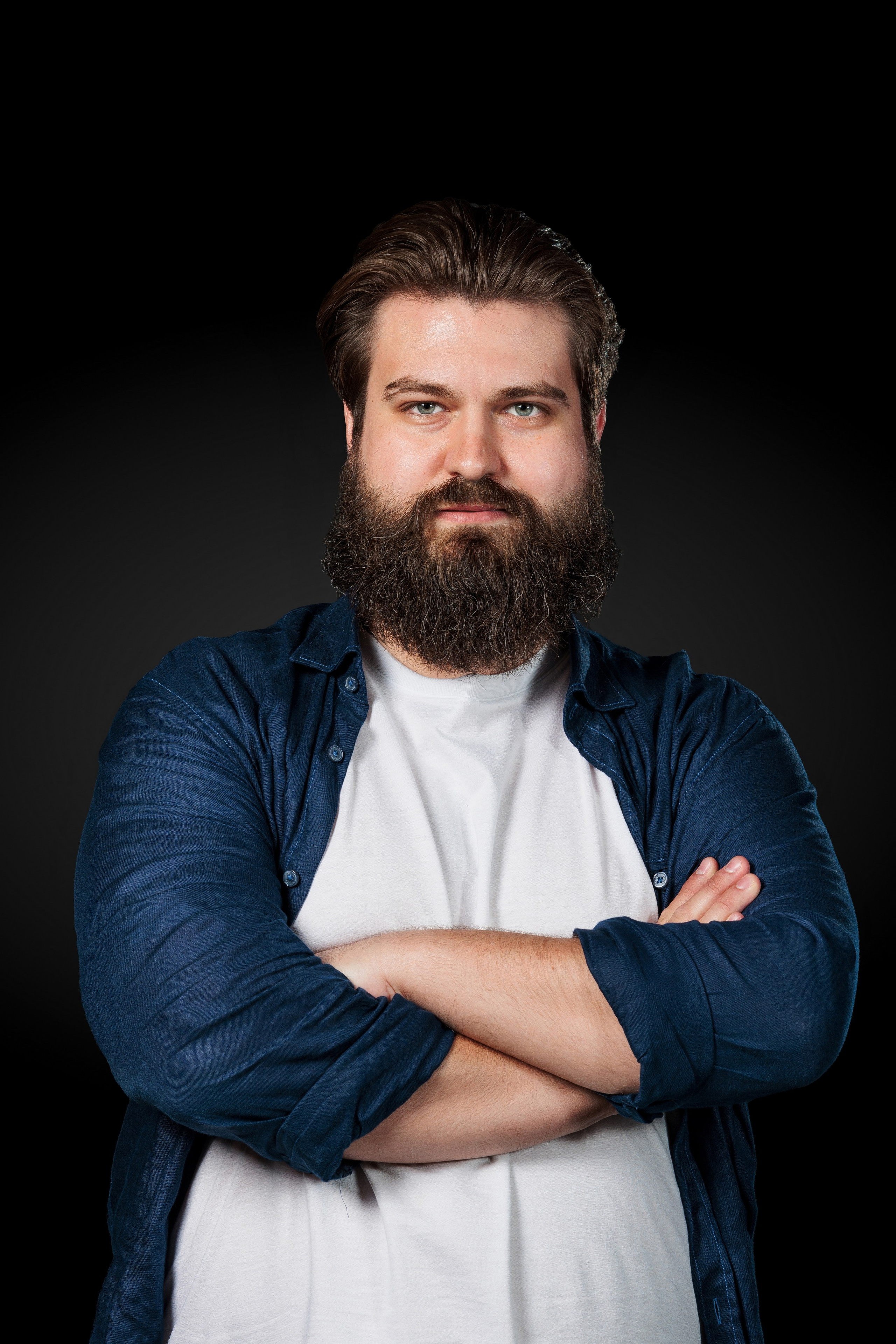 Бизнес-фотограф в Алматы — корпоративные съёмки, деловые портреты и репортажи. Профессиональный фотограф в Алматы