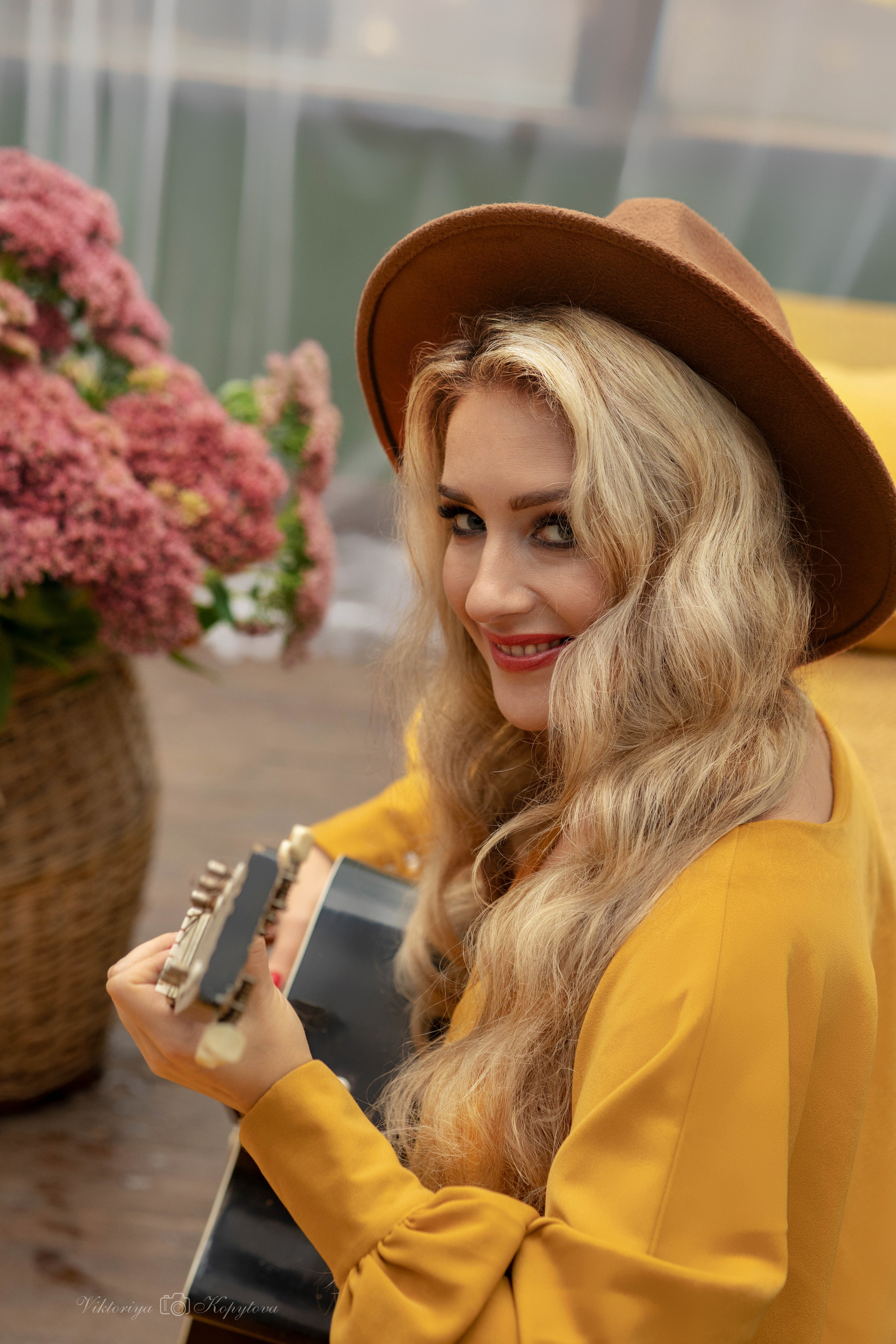 ИНДИВИДУАЛЬНАЯ. Фото, видео, авторские выпускные альбомы в Нижнем Новгороде