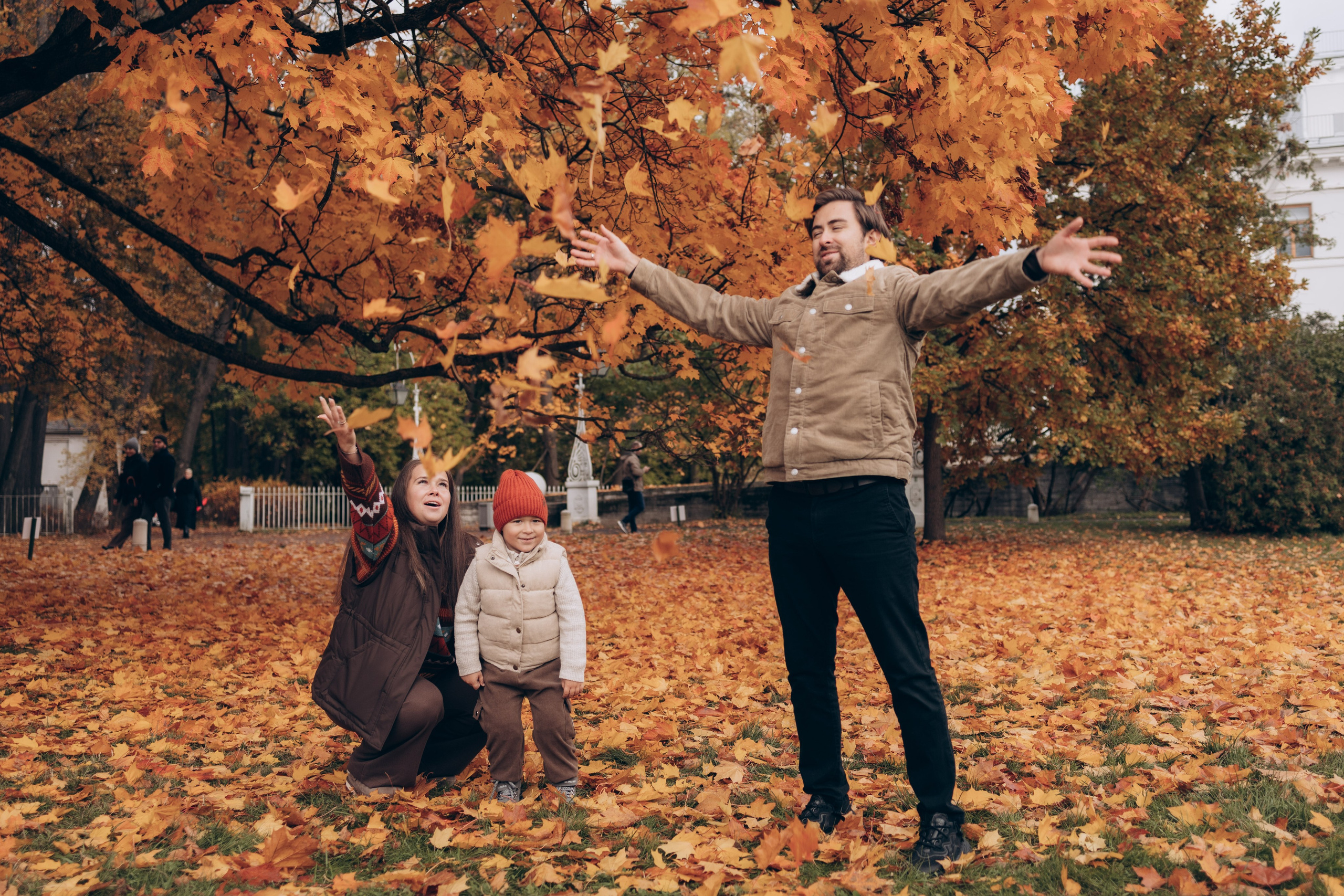 Осенняя семейная фотосессия в парке ЦПКиО им. Кирова на Елагином острове. Семейный и детский фотограф в Санкт-Петербурге Павлова Елена