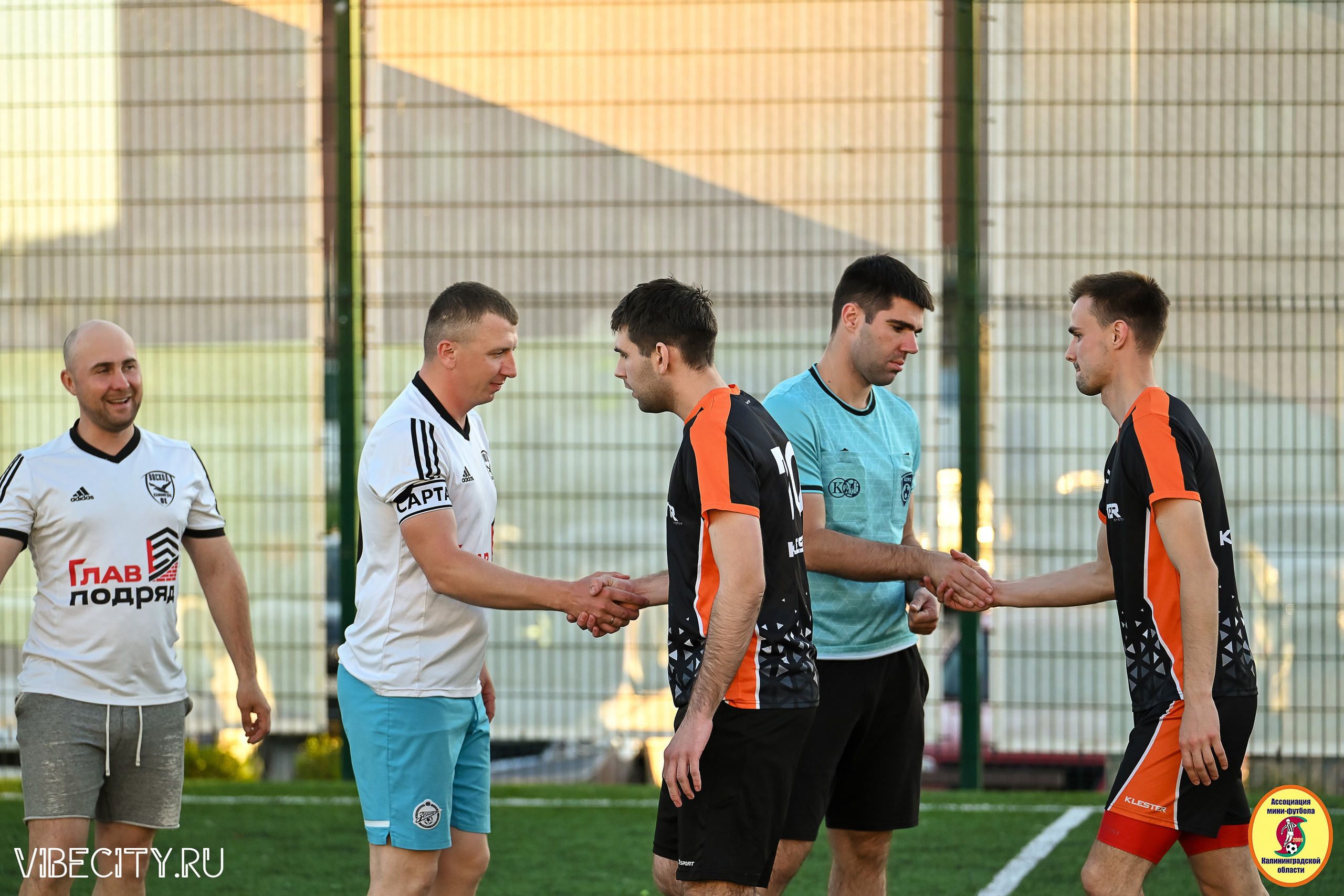 ИГРЫ МИНИ-ФУТБОЛЬНОЙ И КОРПОРАТИВНОЙ ЛИГИ. VIBECITY.RU Вайб Сити Ру Фоторепортажи Фотоотчеты Калининград