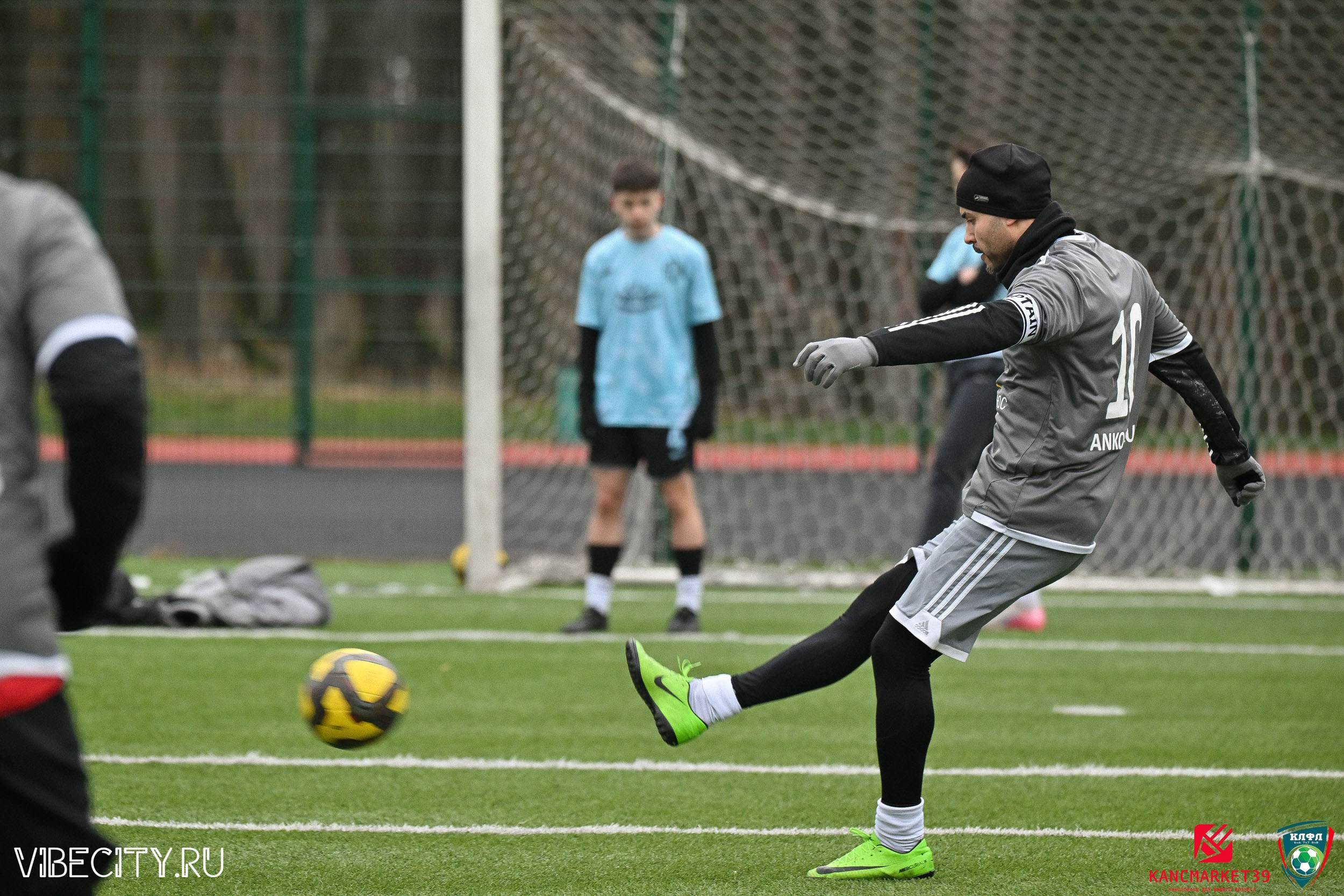 XX ЧЕМПИОНАТ КАЛИНИНГРАДСКОЙ ЛФЛ КАНЦМАРКЕТ39 сезона 2024–2025 гг. VIBECITY.RU Вайб Сити Ру Фоторепортажи Фотоотчеты Калининград