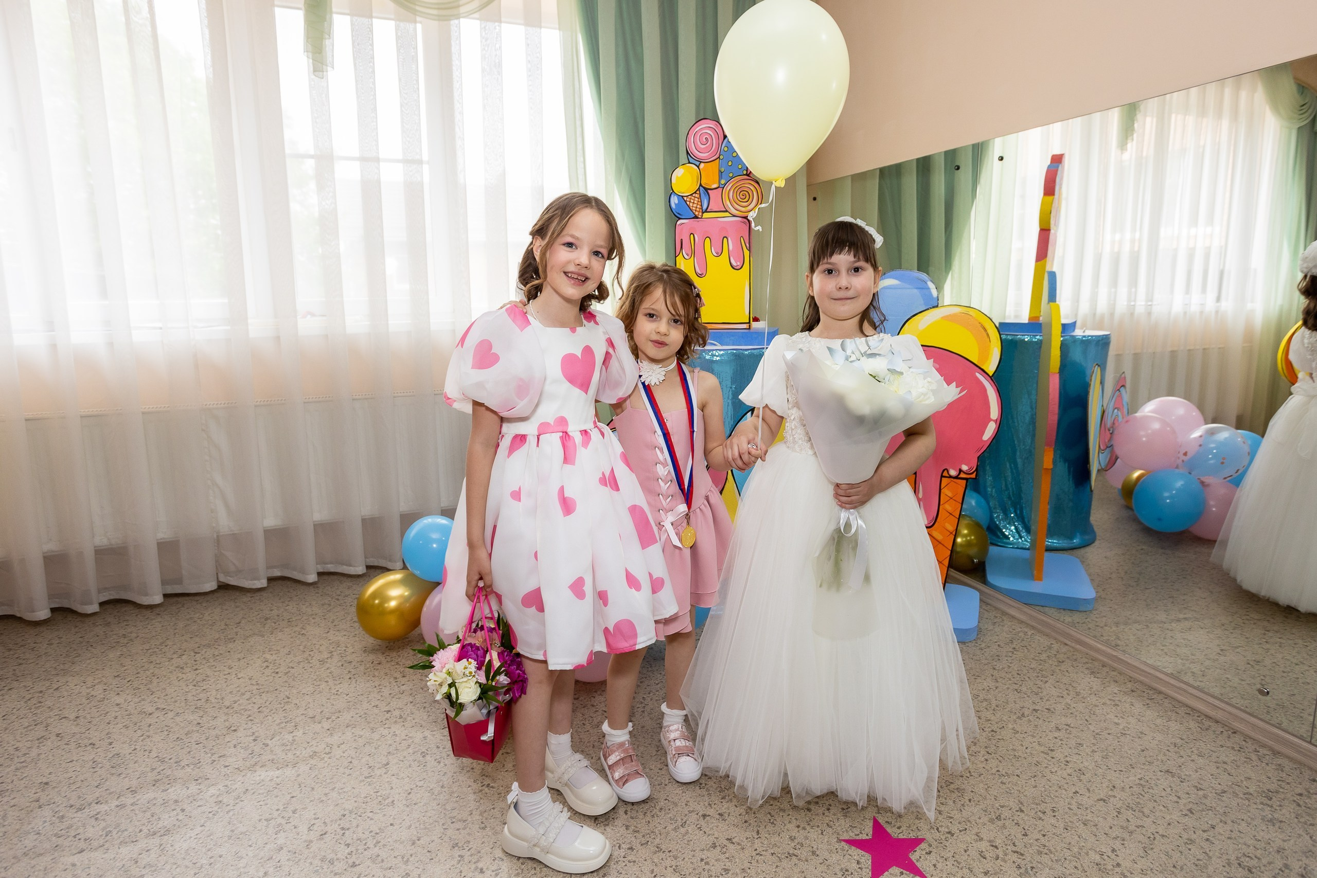 Выпускной Детский сад, 2 часа, 8000. Выпускные альбомы Майкоп, Краснодар Елена Золотарева