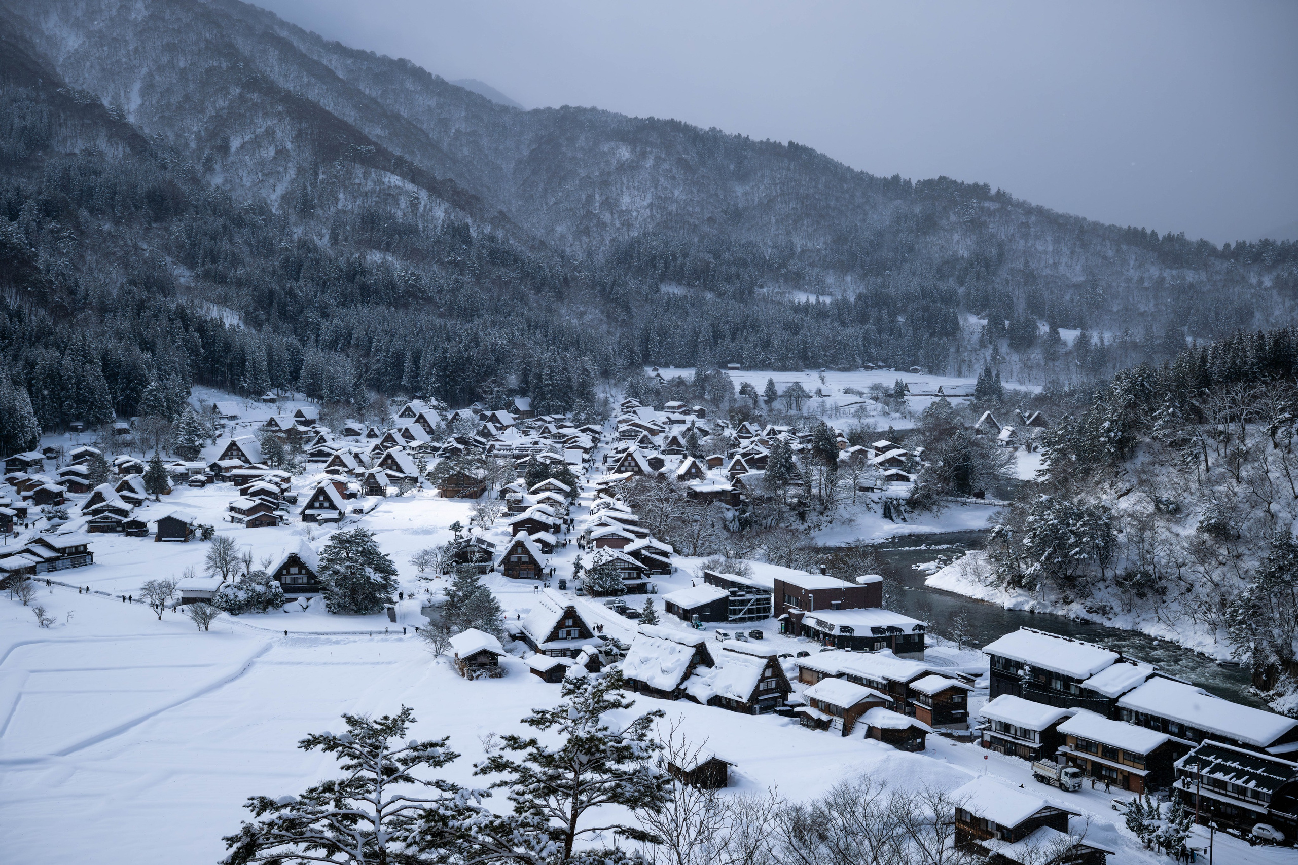 Добрый день! Меня зовут Матвеев Никита и я люблю путешествовать и снимать природу