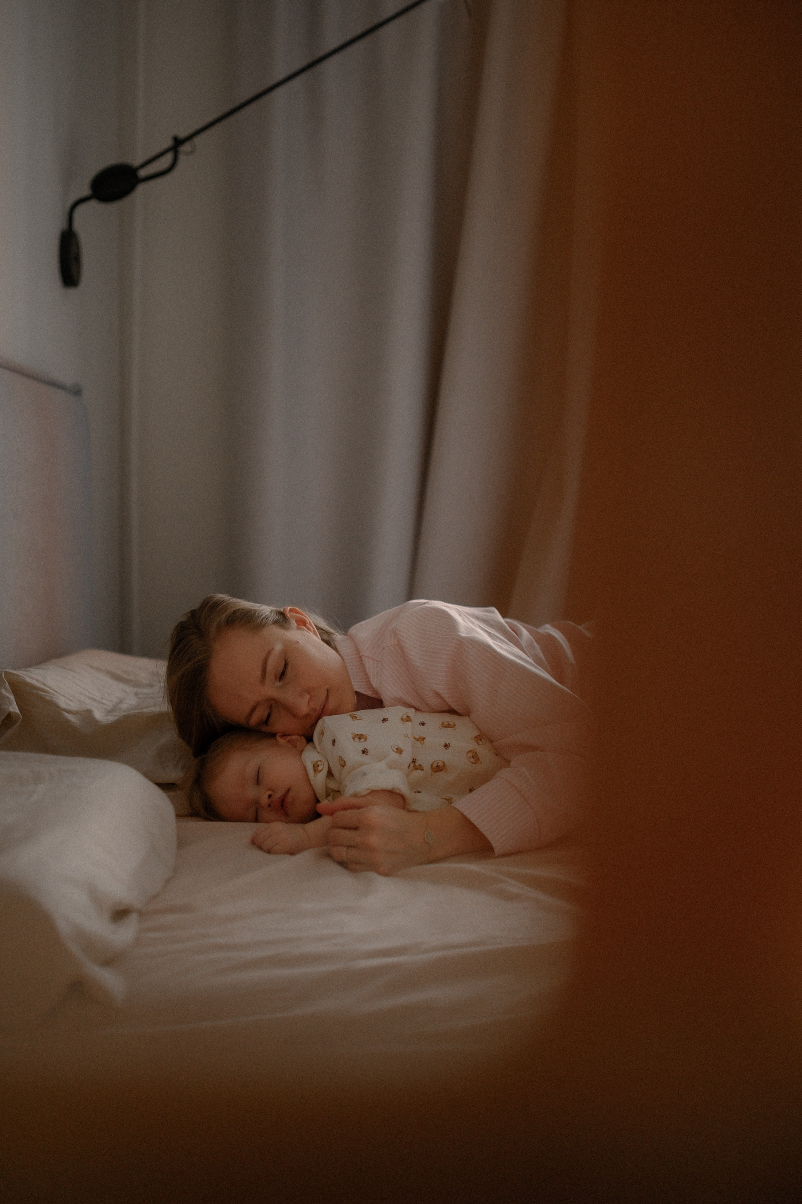 Даша и Варя дома. Семейный и свадебный lifestyle-фотограф в Москве Мария Петрова