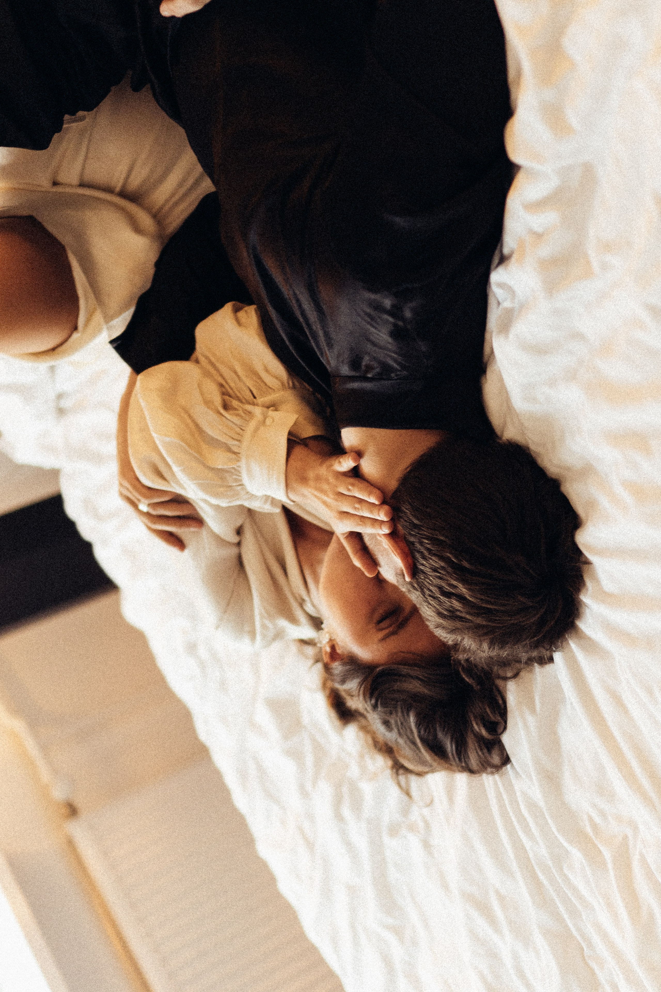 УТРО ЖЕНИХА И НЕВЕСТЫ В ПИТЕРСКОЙ КВАРТИРЕ И СЬЕМКА С СВАДЕБНЫХ ОБРАЗАХ. Профессиональный фотограф, Санкт-Петербург — Виктория Богомолова