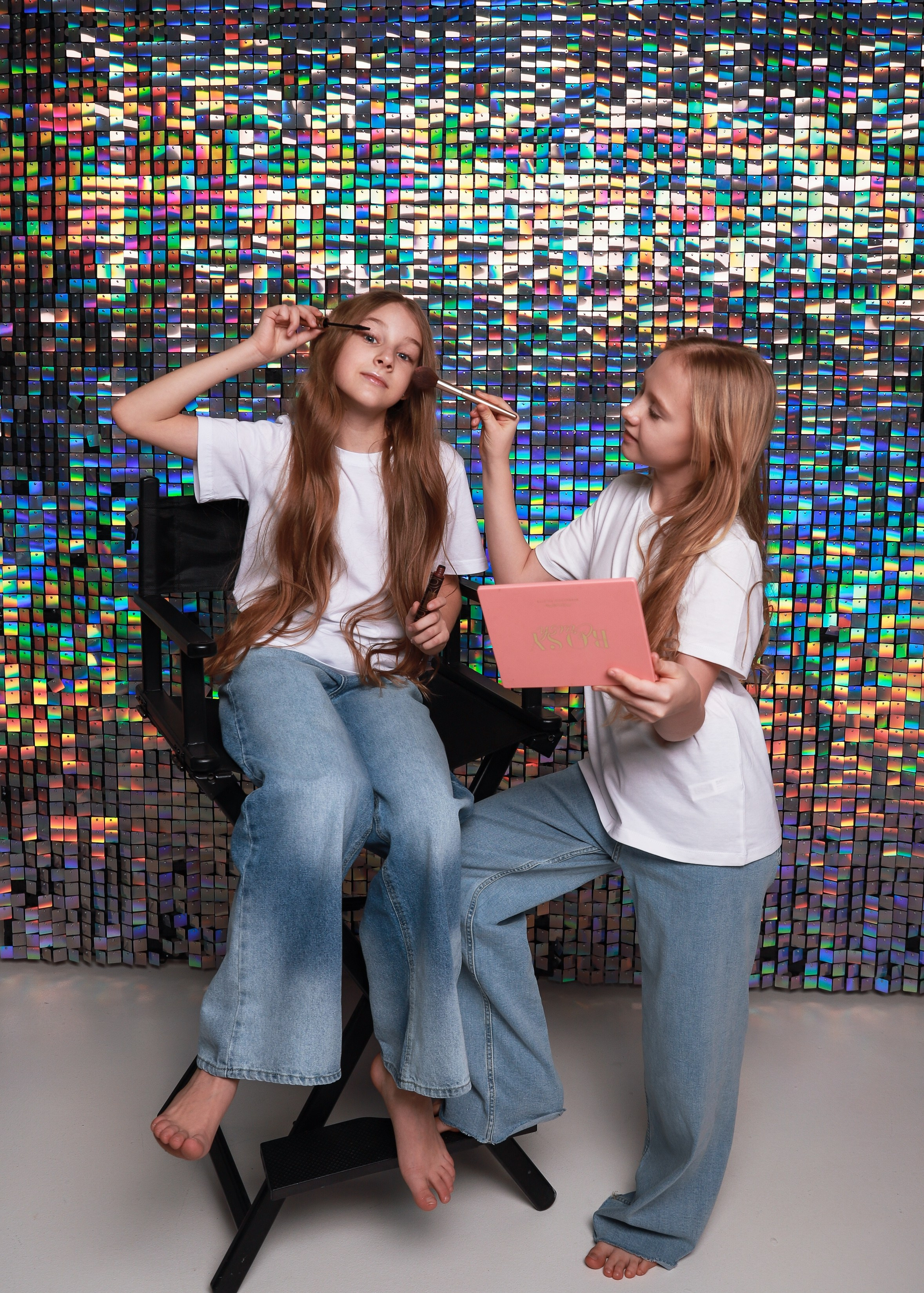 В джинсах. Фотограф Юлия Мальцева