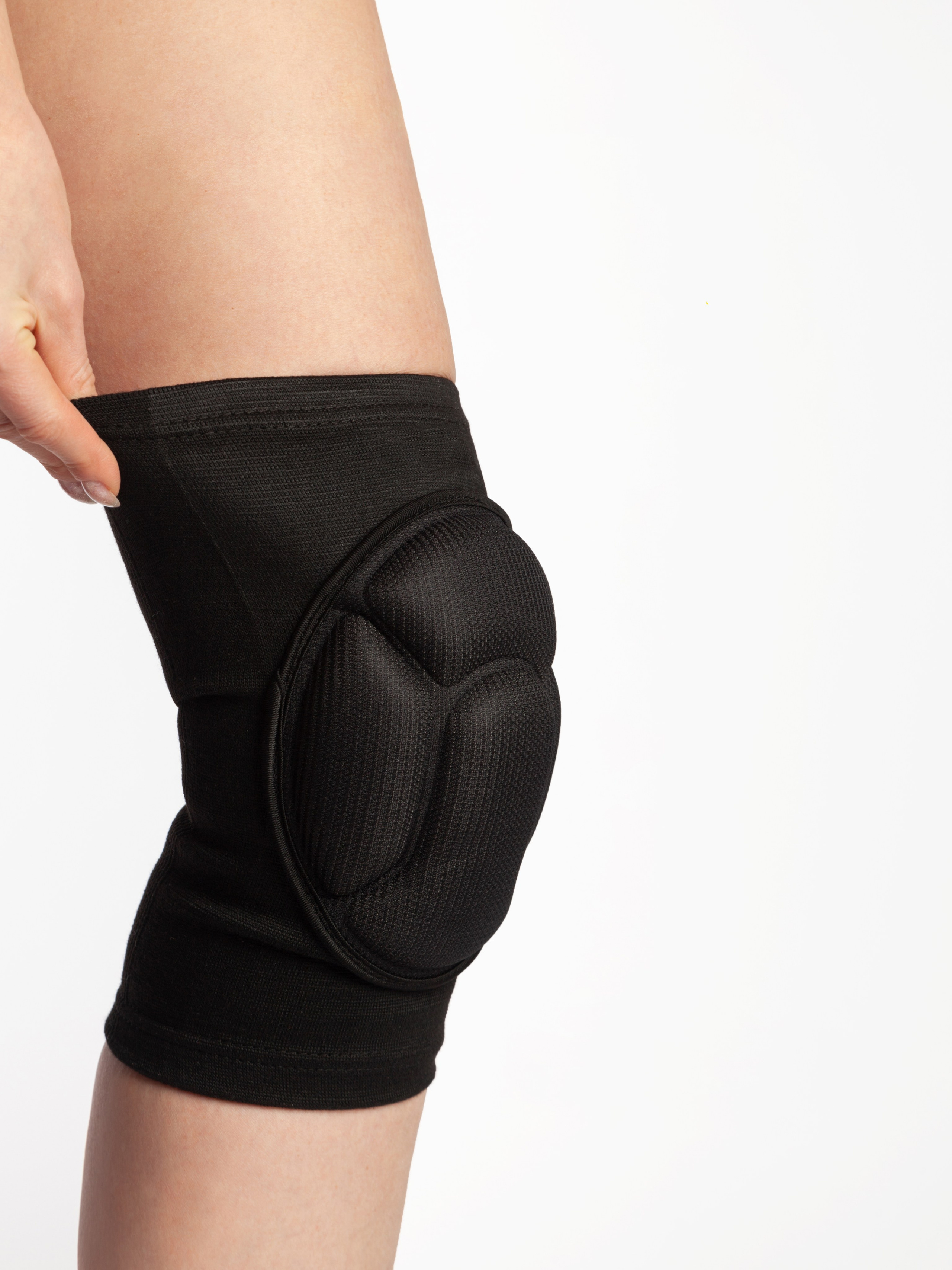 Предметная фотосъемка наколенников для маркетплейсов на белом фоне в студии Барнаул