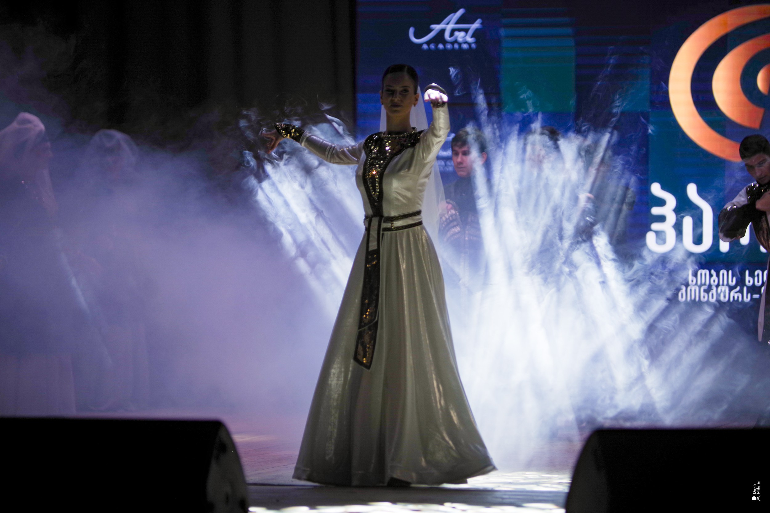 Танцы в Хоби. Портретный фотограф Денис Милютин