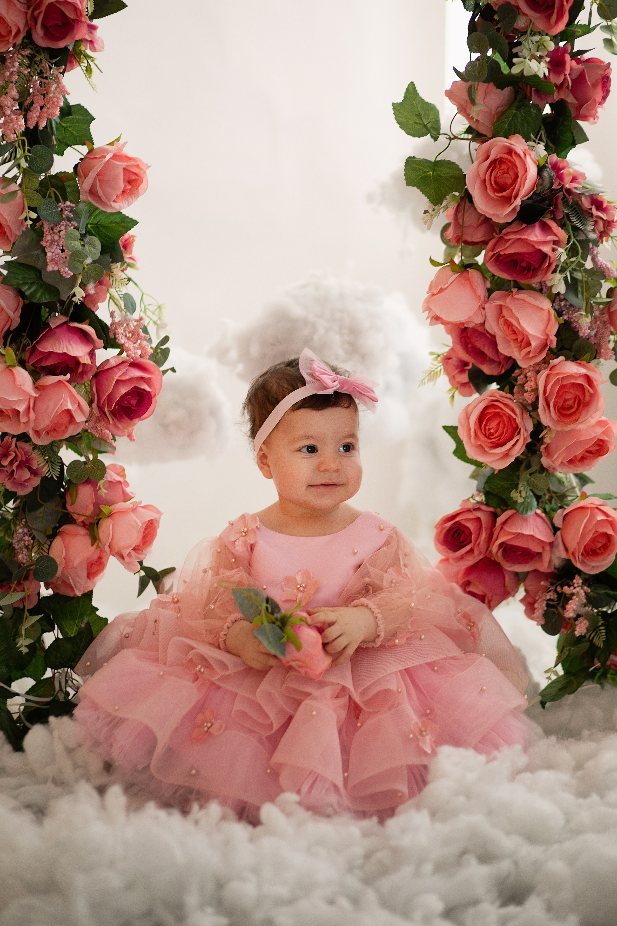 Цветочная качель. ФОТОГРАФ НА ГОДИК, БЕРЕМЕННОСТИ, НОВОРОЖДЕННЫХ, КРЕЩЕНИЯ МОСКВА