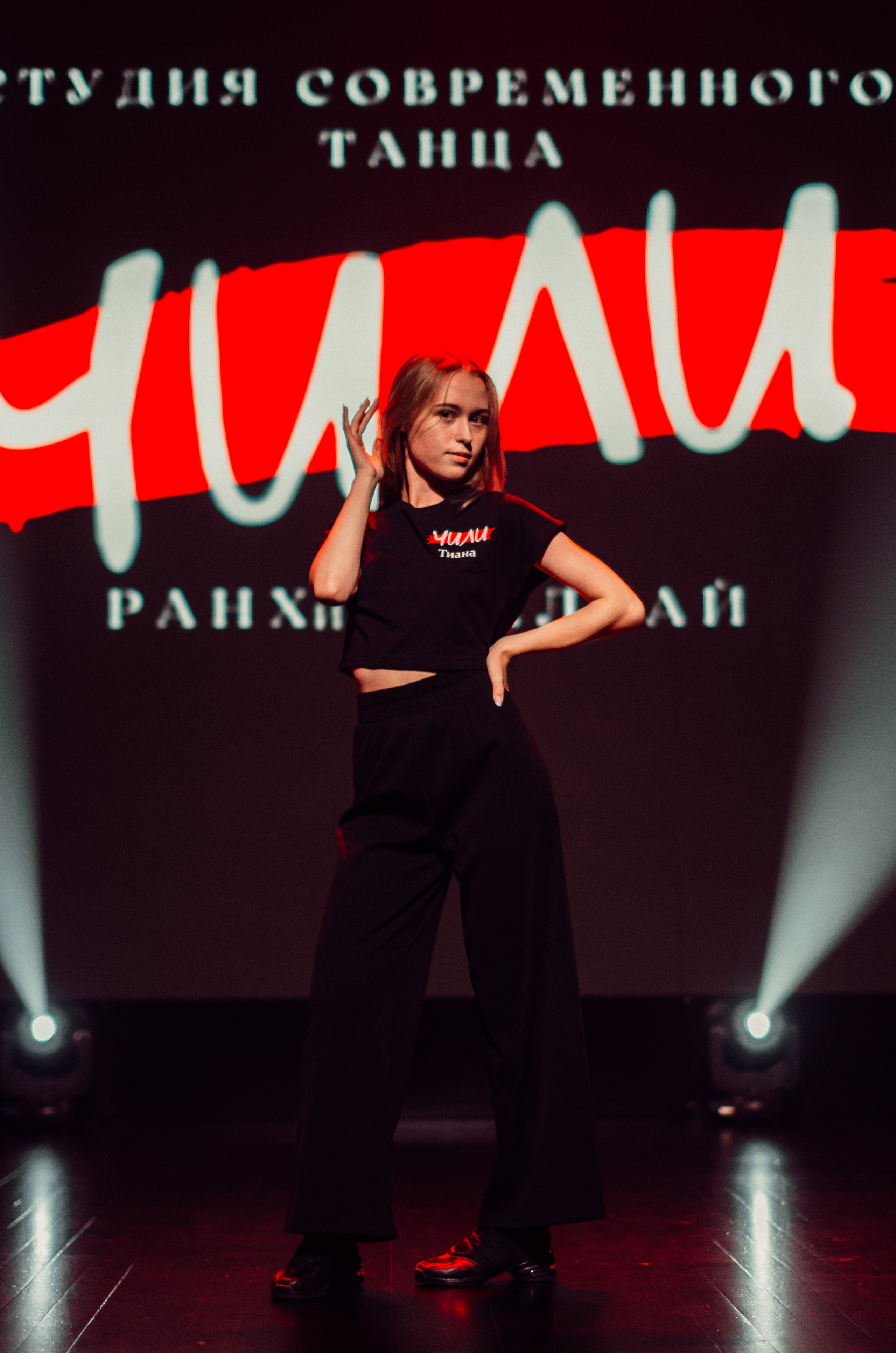 Групповая фотосъемка танцевального коллектива. Денисова Аля — фотограф для парных съемок и индивидуальных историй в Барнауле