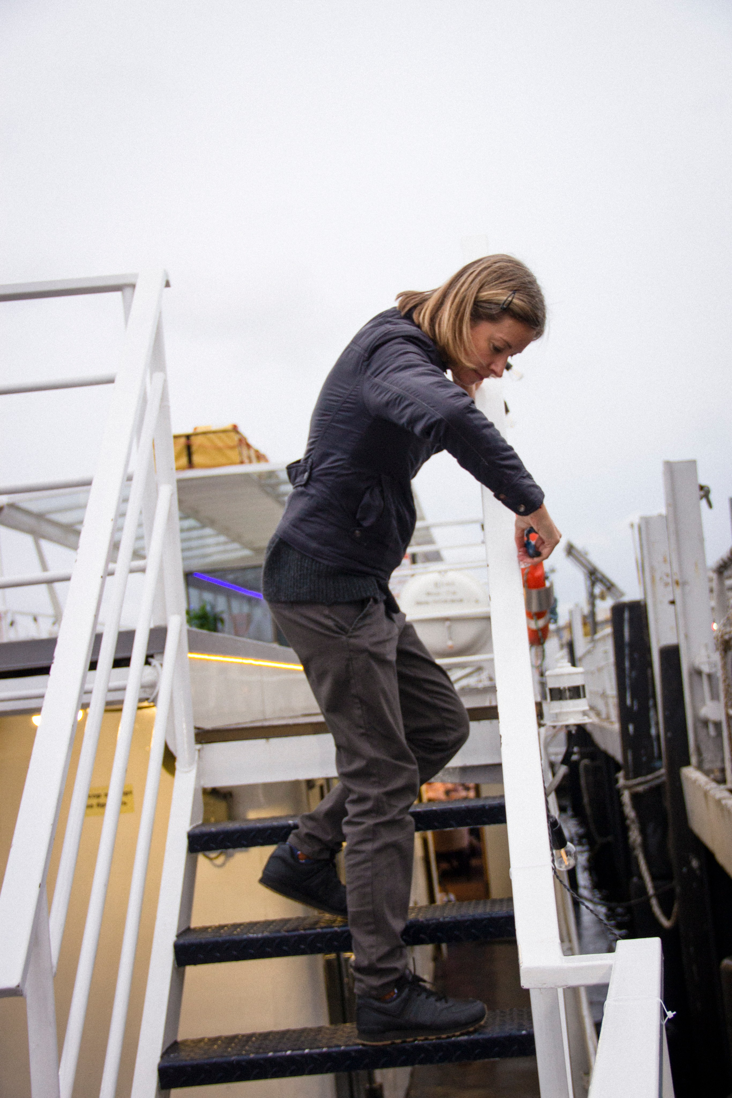 Съемка для сайта аренды катеров в Санкт-Петербурге, подготовка к свадебной прогулке по рекам и каналам. Фотограф в Санкт-Петербурге Смирнова Диана