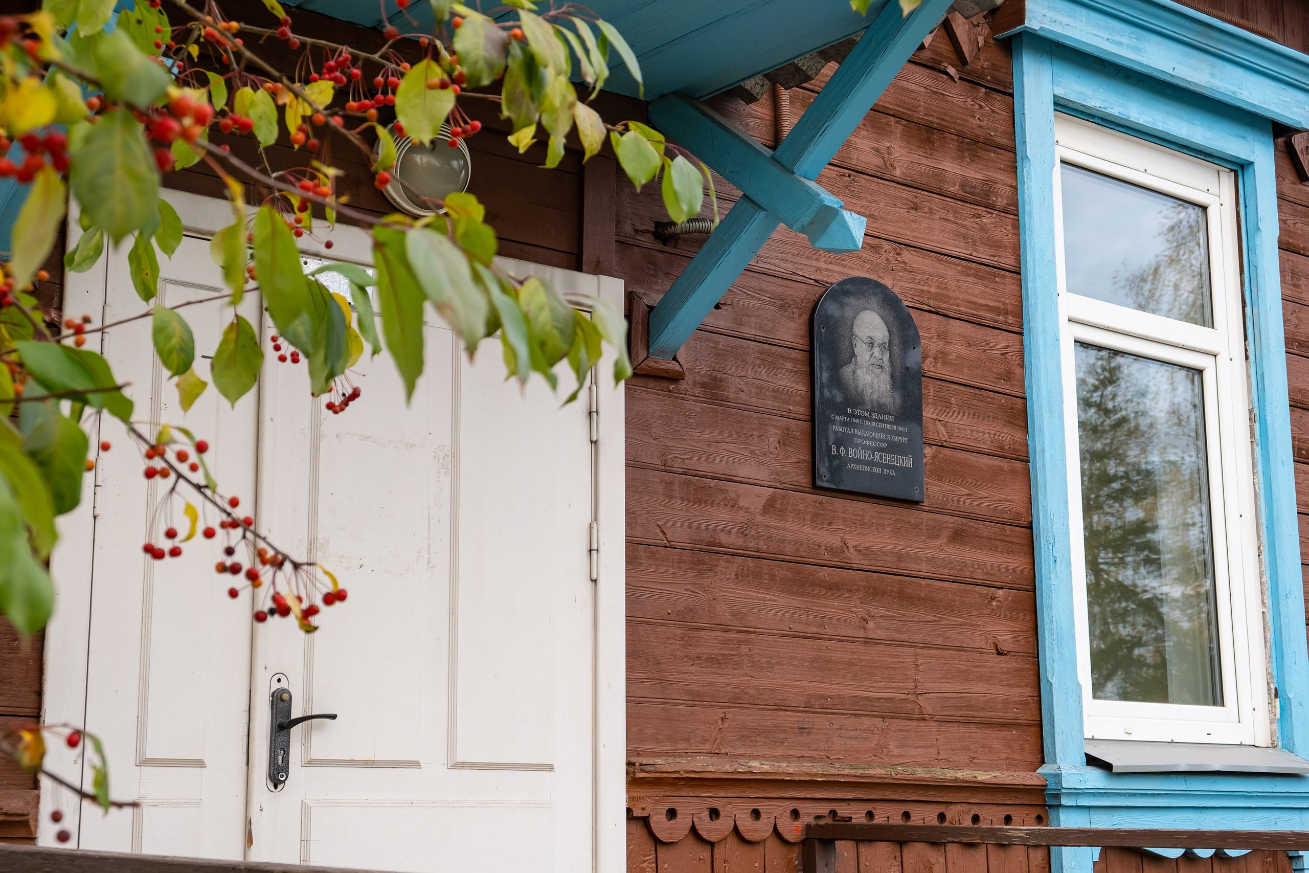 экскурсии Родник святого Луки Енисейск Красноярск Лесосибирск аренда микроавтобуса трансфер индивидуальный тур фото интересные места что посмотреть куда сходить что посетить достопримечательности в Красноярске фототур  цена заказать экскурсию программа маршрут смотровые площадки видовые красивые места путешествие туристический маршрут 