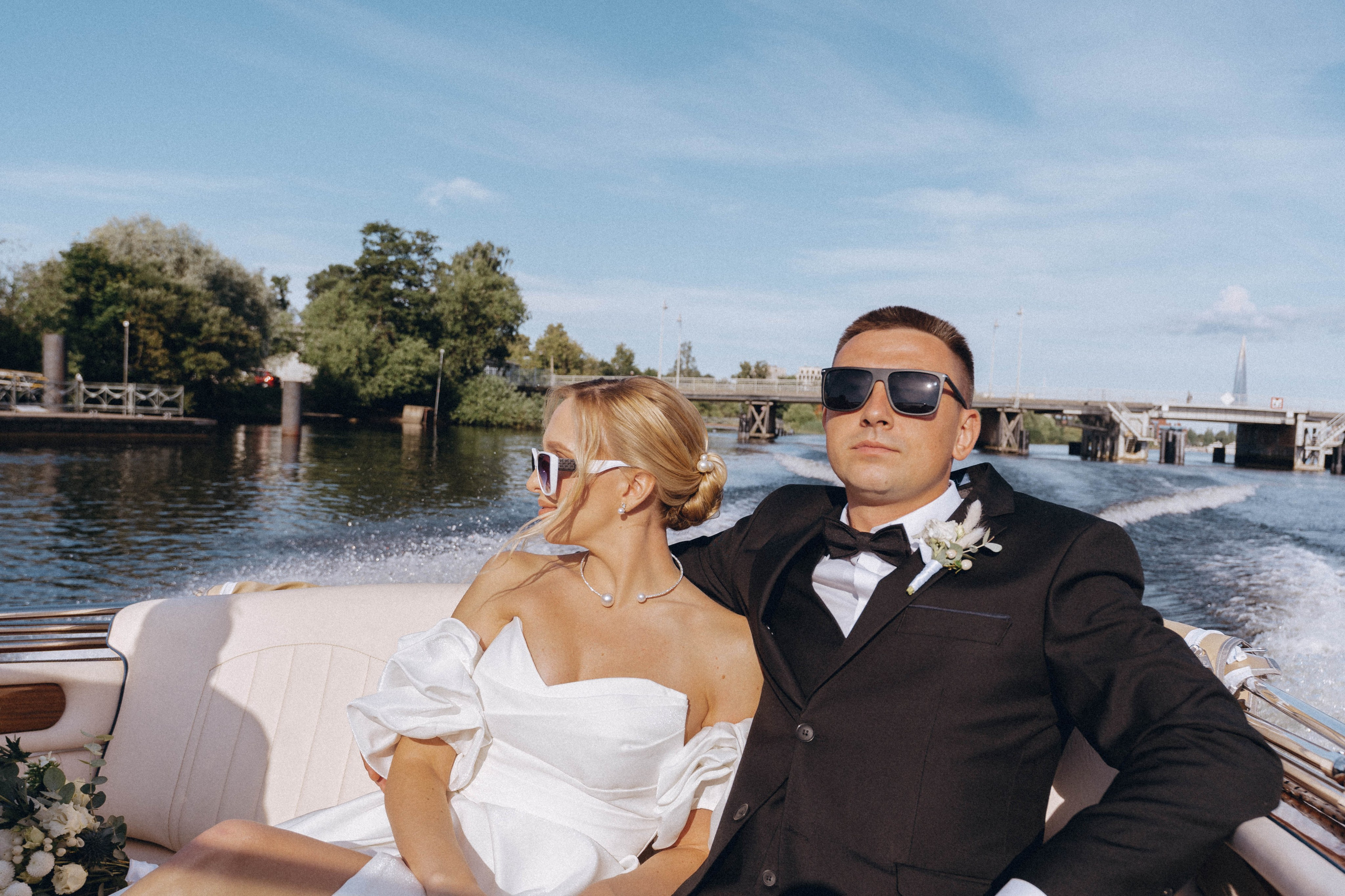 СВАДЕНБНАЯ СЬЕМКА НА КАТЕРЕ ПО КАНАЛАМ САНКТ-ПЕТЕРБУРГА И В АКВАТОРИИ НЕВЫ. Профессиональный фотограф, Санкт-Петербург — Виктория Богомолова