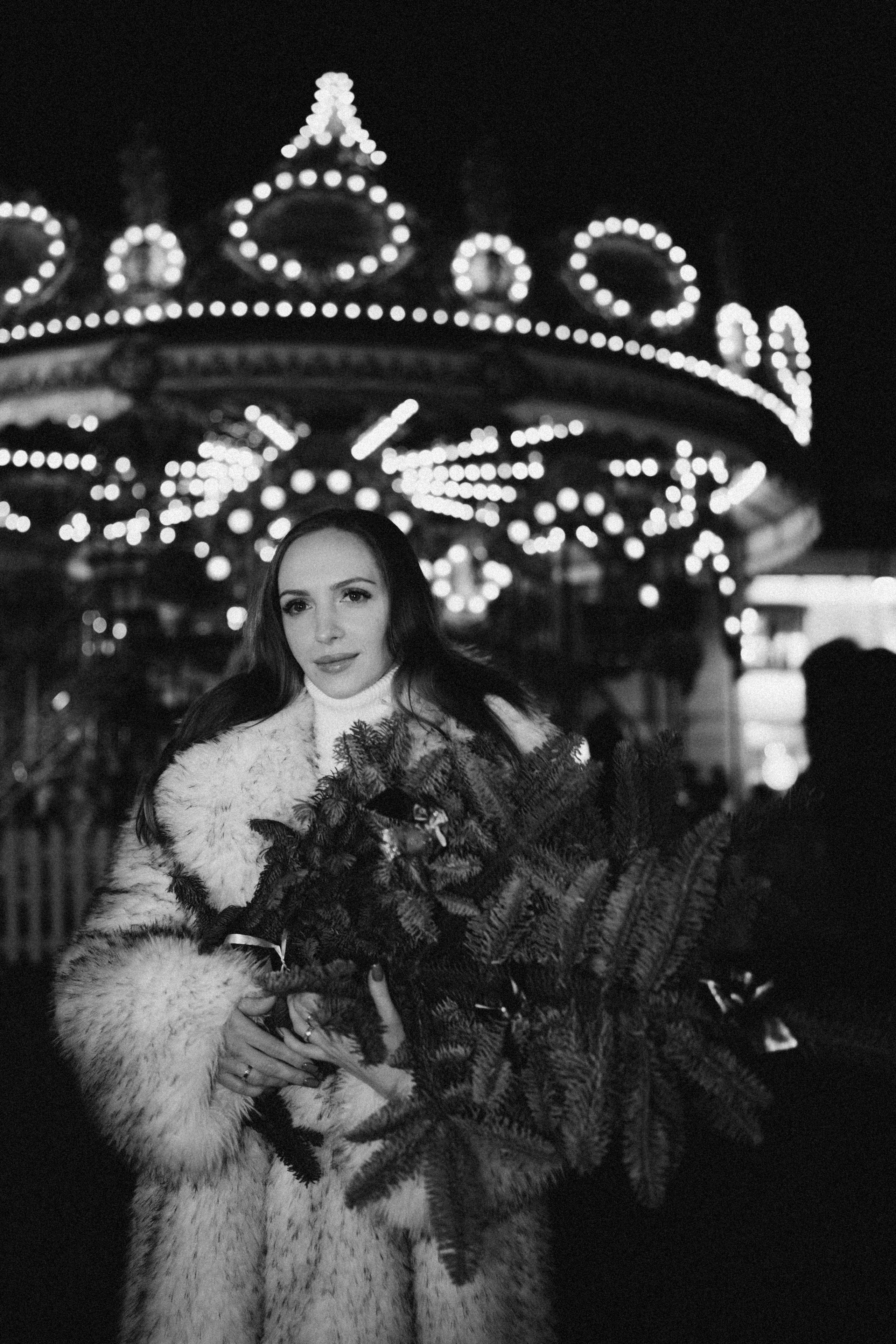 ПРОГУЛКА НА МАНЕЖНОЙ ПЛОЩАДИ ДЛЯ ДЕВУШКИ ПЕРЕД НОВЫМ ГОДОМ (НОВОГОДНЯЯ ФОТОСЕССИИЯ НА МАНЕЖНОЙ ПЛОЩАДИ). Профессиональный фотограф, Санкт-Петербург — Виктория Богомолова