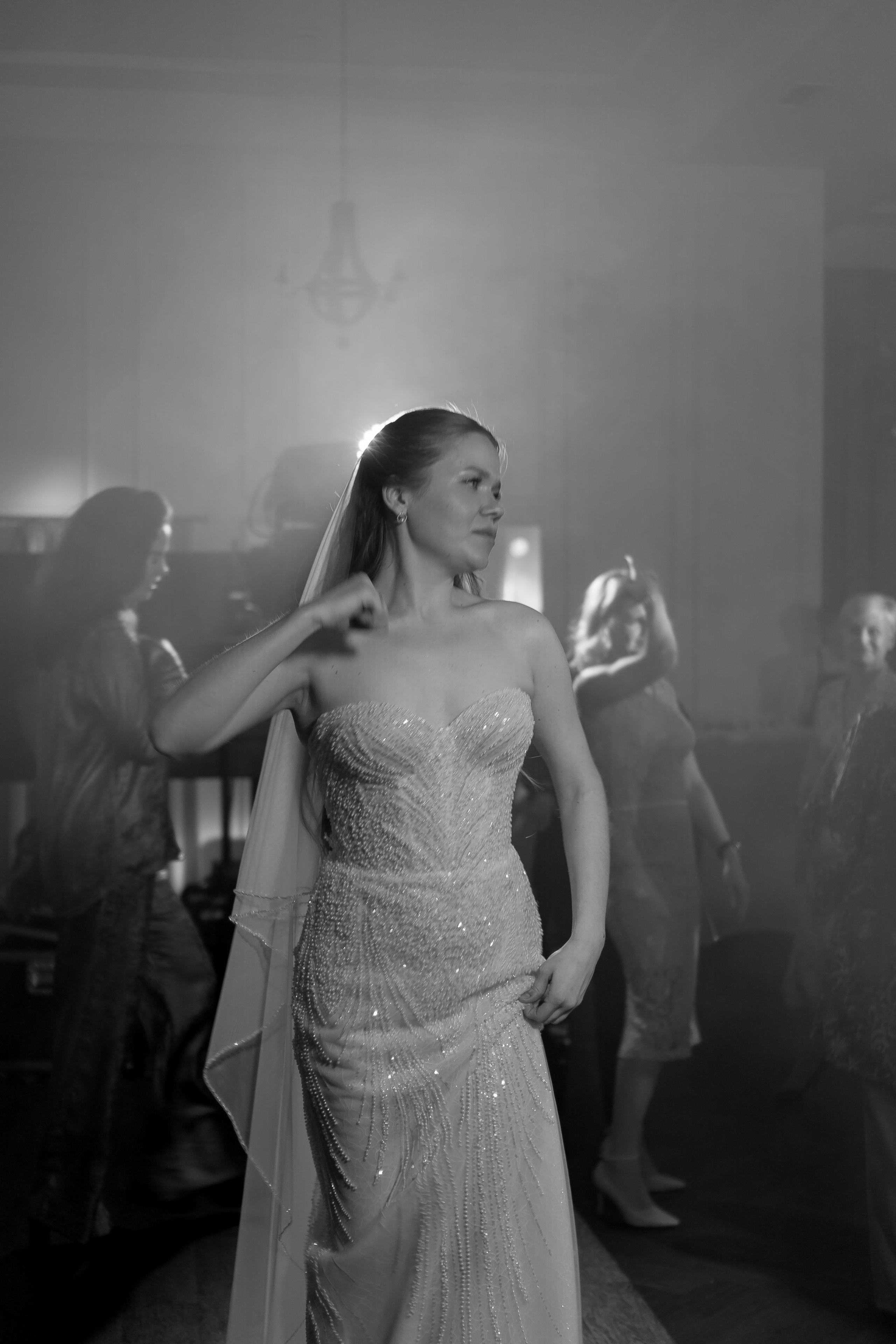 СВАДЕБНАЯ СЬЕМКА СБОРОВ В ОТЕЛЕ И ВЫЕЗД НА ЦЕРЕМОНИЮ (СНЯТО В СИБИРЕ В НИЖНЕВАРТОВСКЕ). Профессиональный фотограф, Санкт-Петербург — Виктория Богомолова