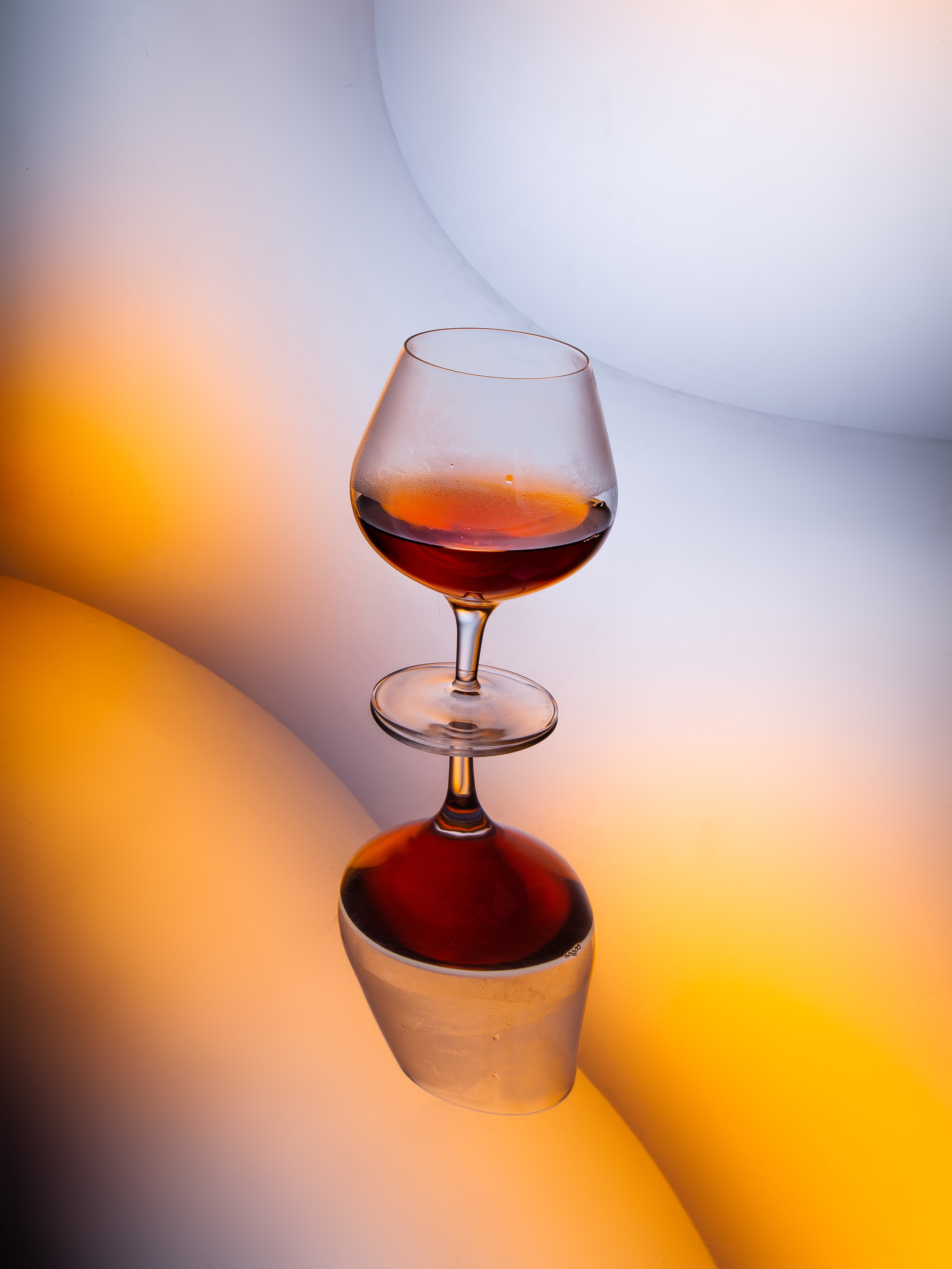 Пьяная чашка. Фотограф Мария Кольцова