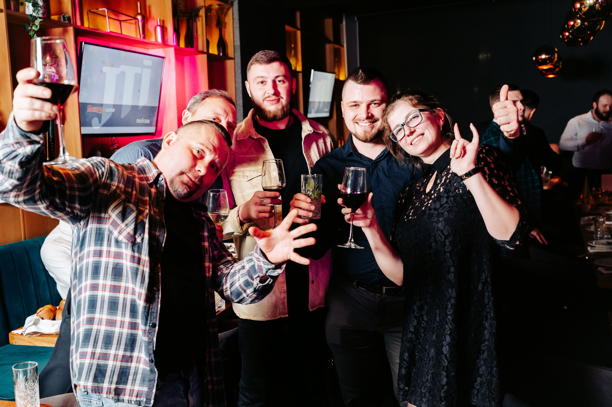 Новогодний корпоратив в караоке баре. Фотограф Дмитрий Сермяжко