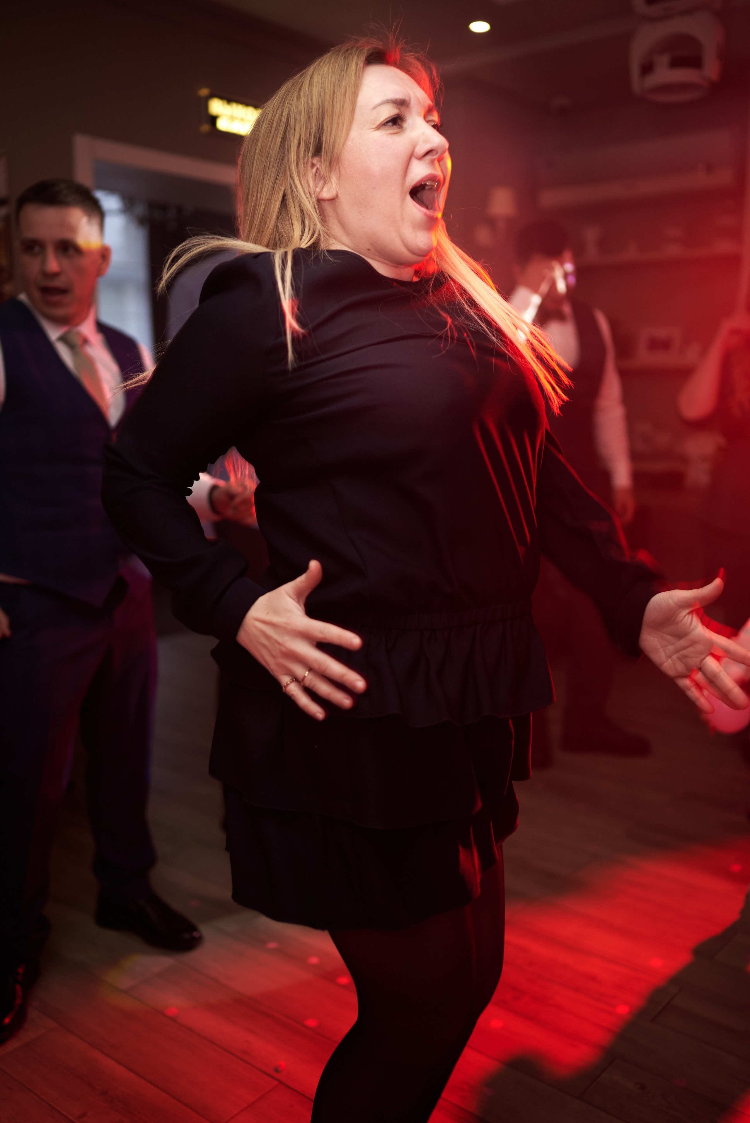 Фотограф Старый Оскол, Губкин. Свадебная фотосессия, доступная цена. Профессиональный фотограф Старый Оскол, Губкин — свадьба, венчание, крещение, юбилей и день рождения