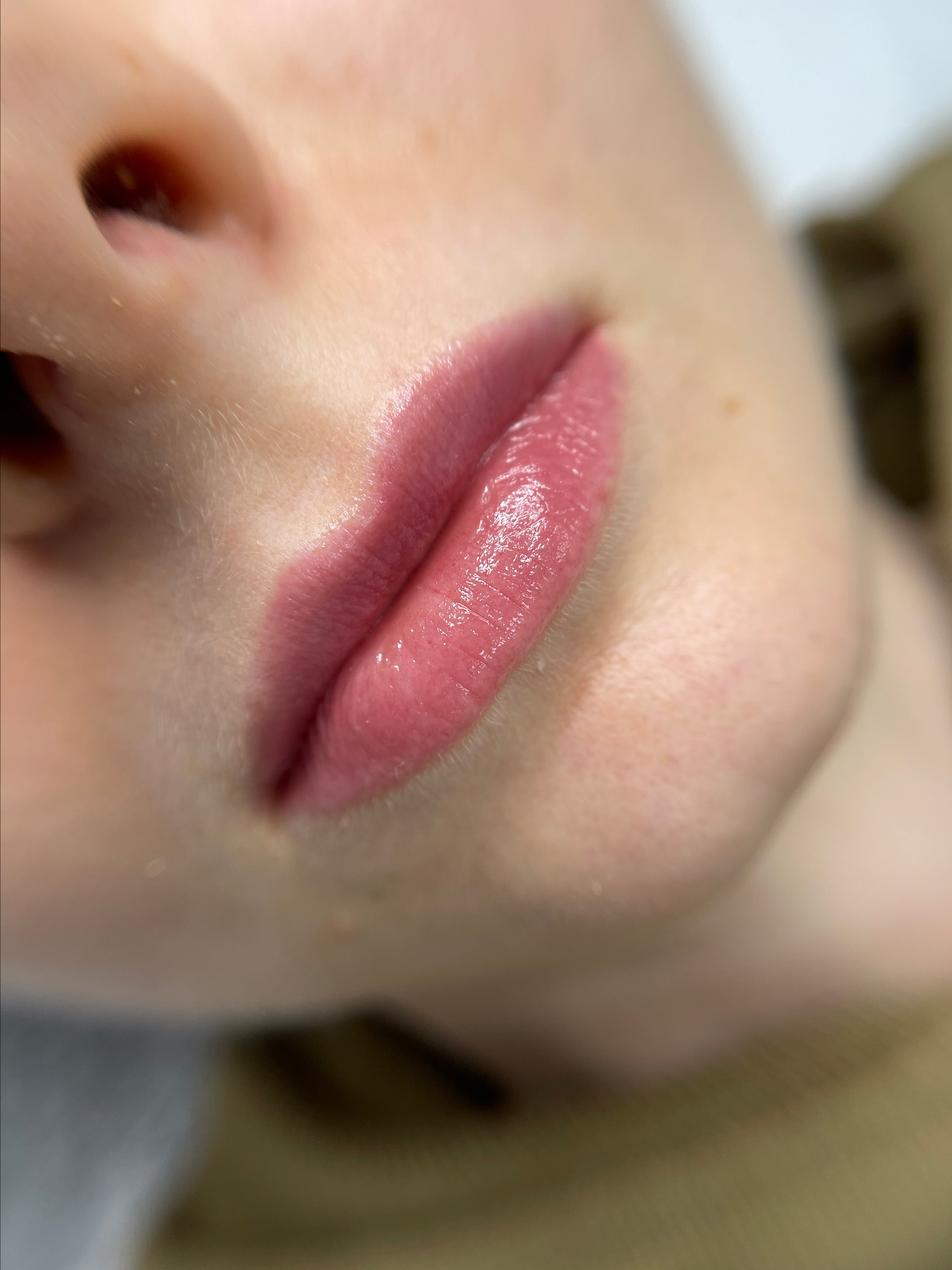 заживший перманентный макияж губ после первичной процедуры