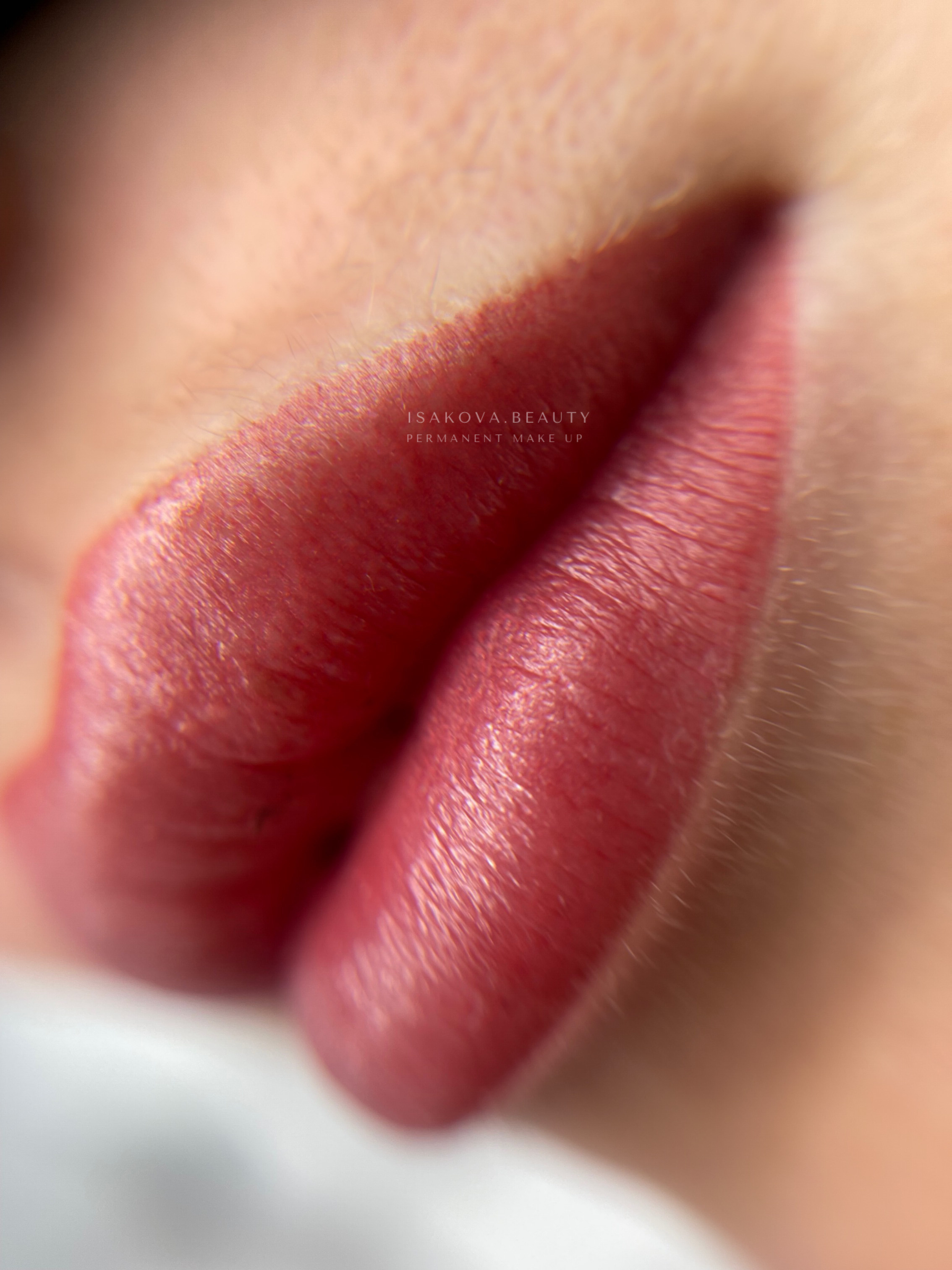 ГУБЫ сразу после процедуры. Перманентный макияж и удаление старого татуажа в Ростове-на-Дону Дарья Исакова