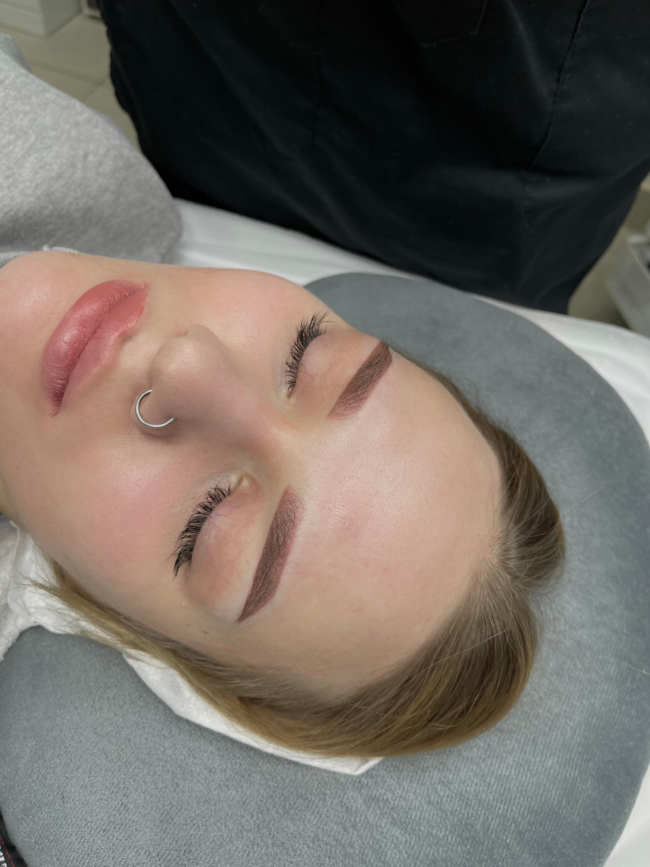 БРОВИ сразу после процедуры. Перманентный макияж и удаление старого татуажа в Ростове-на-Дону Дарья Исакова