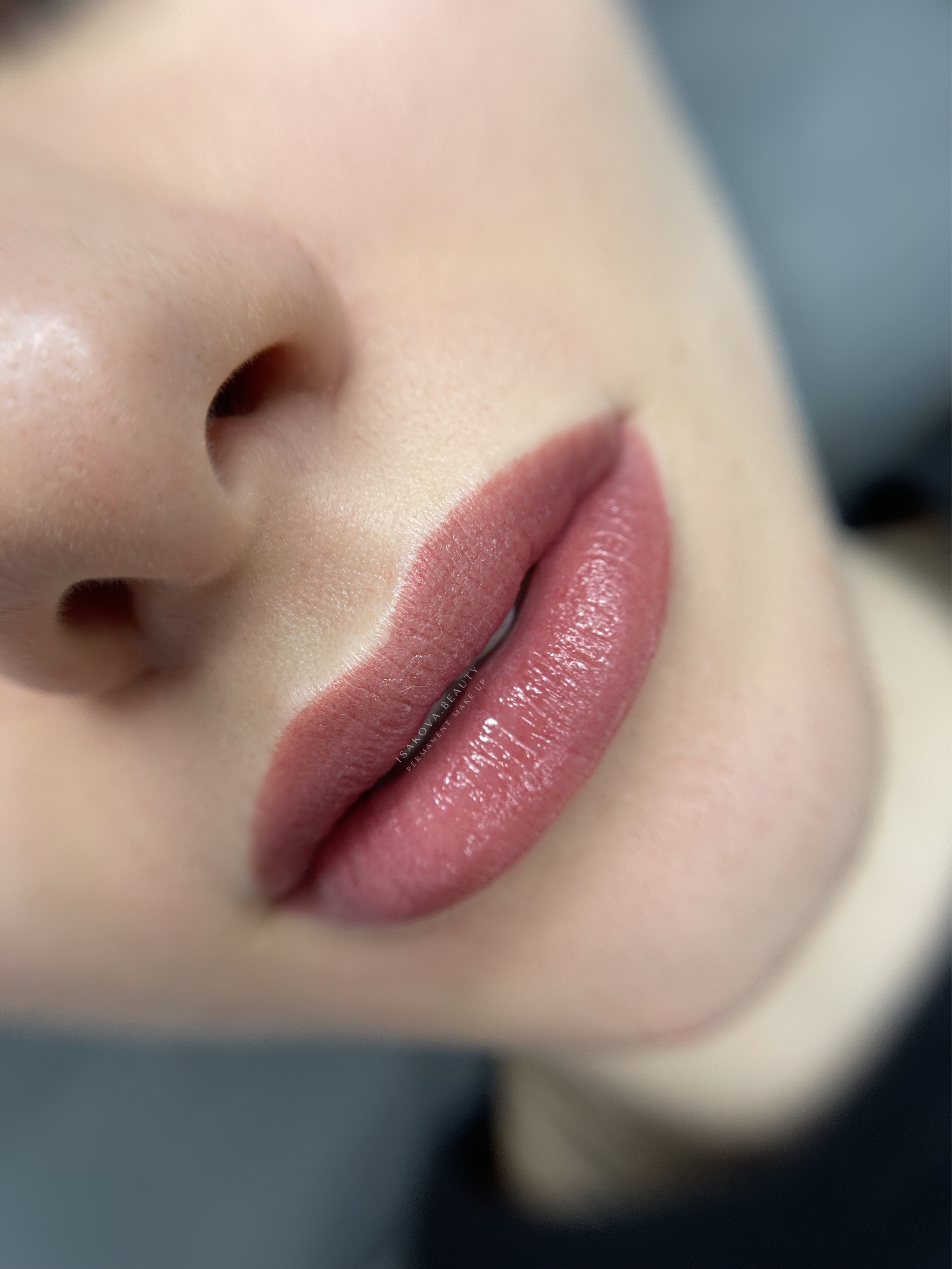 ГУБЫ сразу после процедуры. Перманентный макияж и удаление старого татуажа в Ростове-на-Дону Дарья Исакова