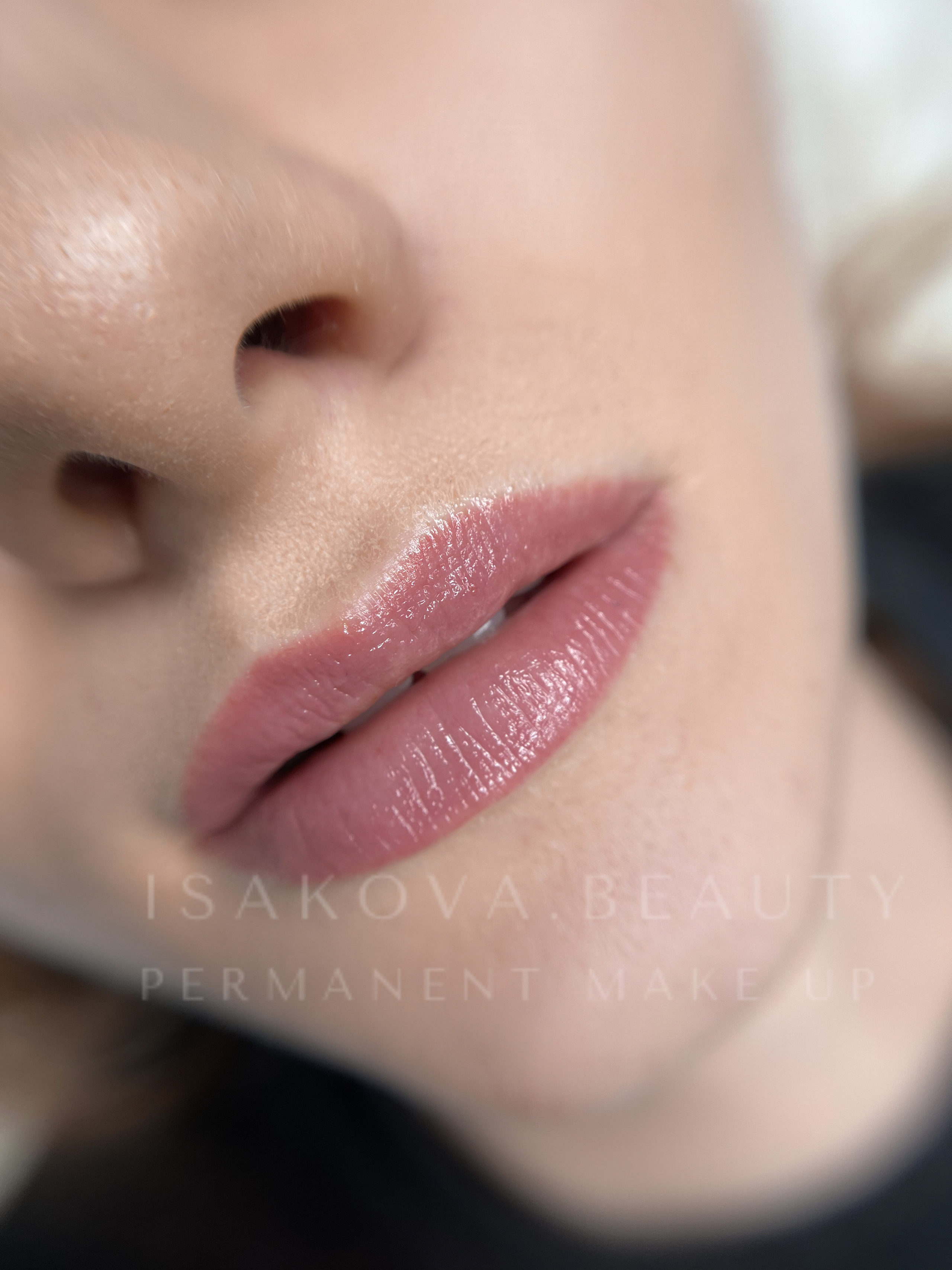 заживший перманентный макияж губ после первичной процедуры