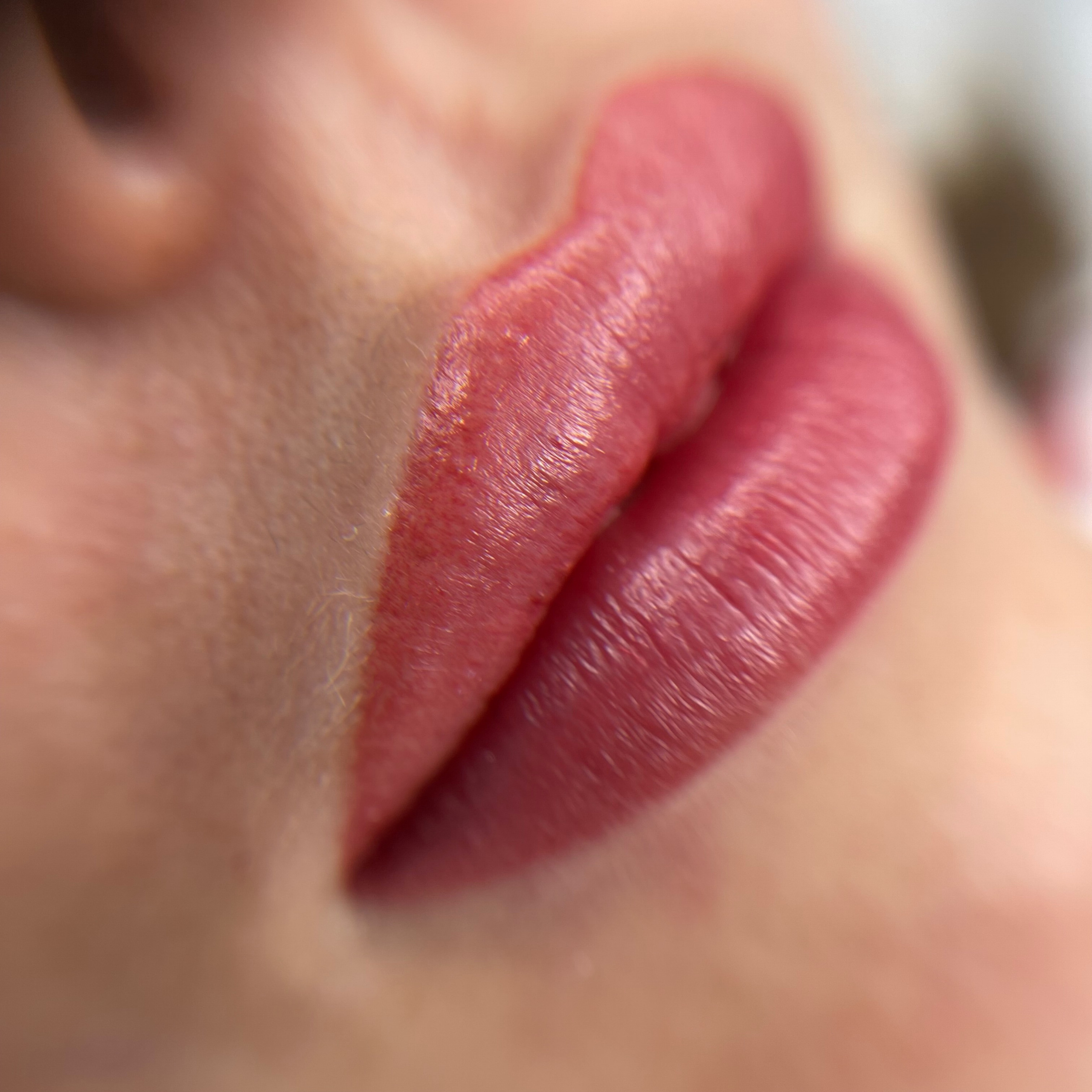 ГУБЫ сразу после процедуры. Перманентный макияж и удаление старого татуажа в Ростове-на-Дону Дарья Исакова