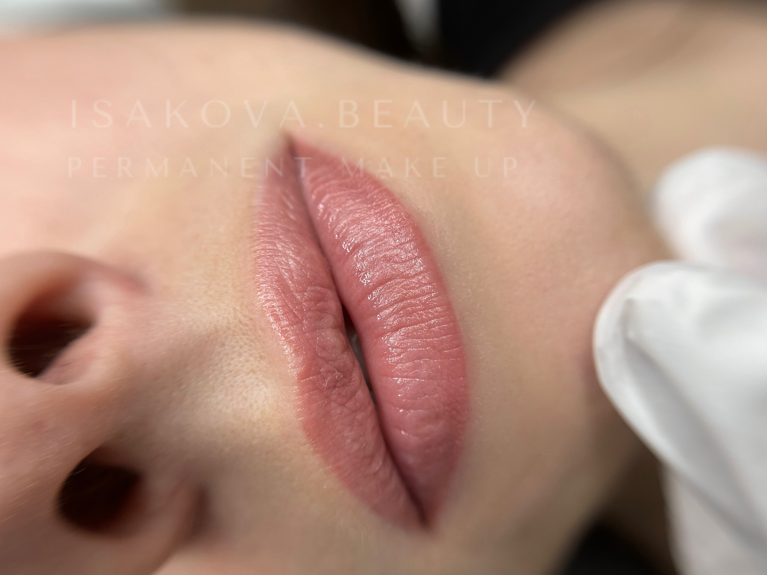 заживший перманентный макияж губ после первичной процедуры