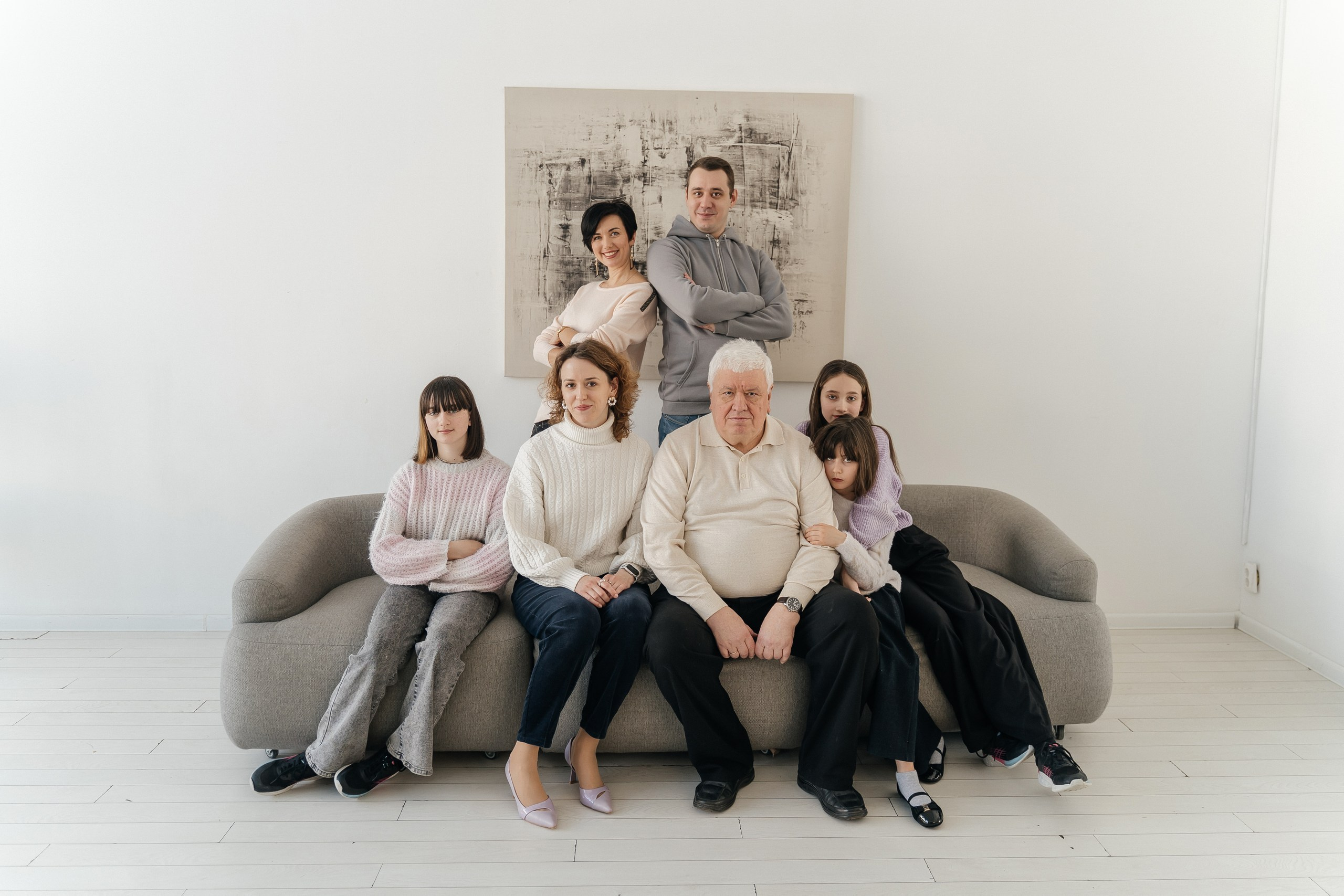 Фотосессия большой семьи в фотостудии. Свадебный фотограф в Дмитрове